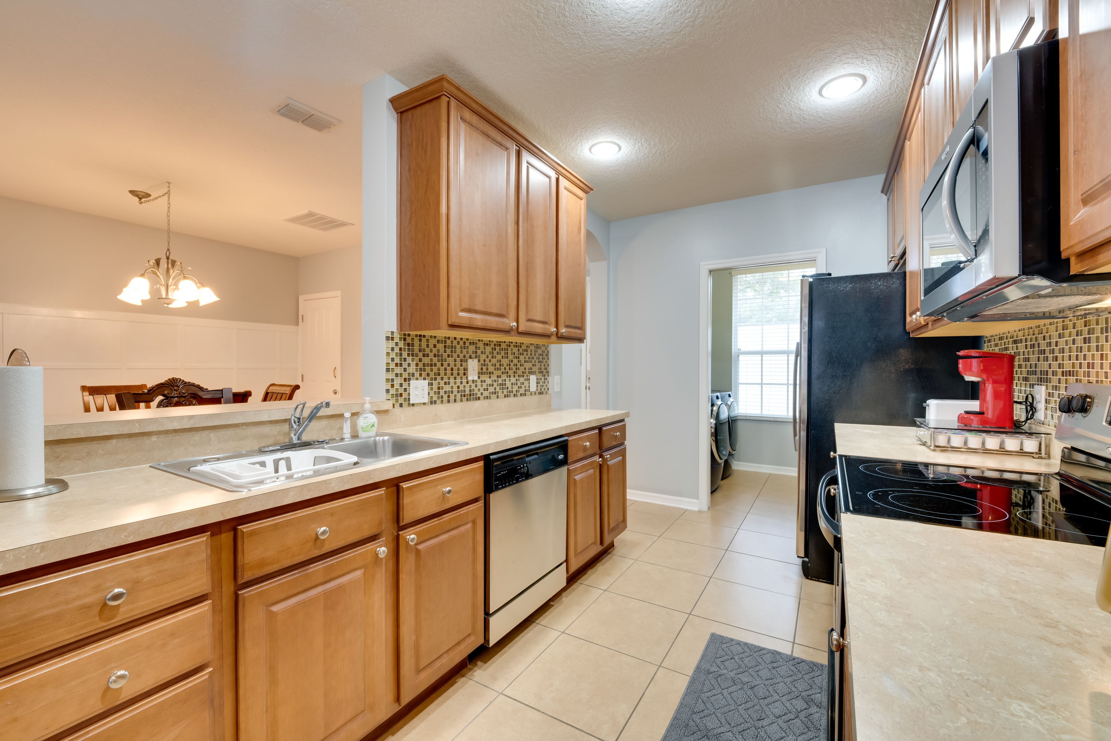 Kitchen | Cooking Basics | Coffee Maker | Paper Towels/Trash Bags Provided