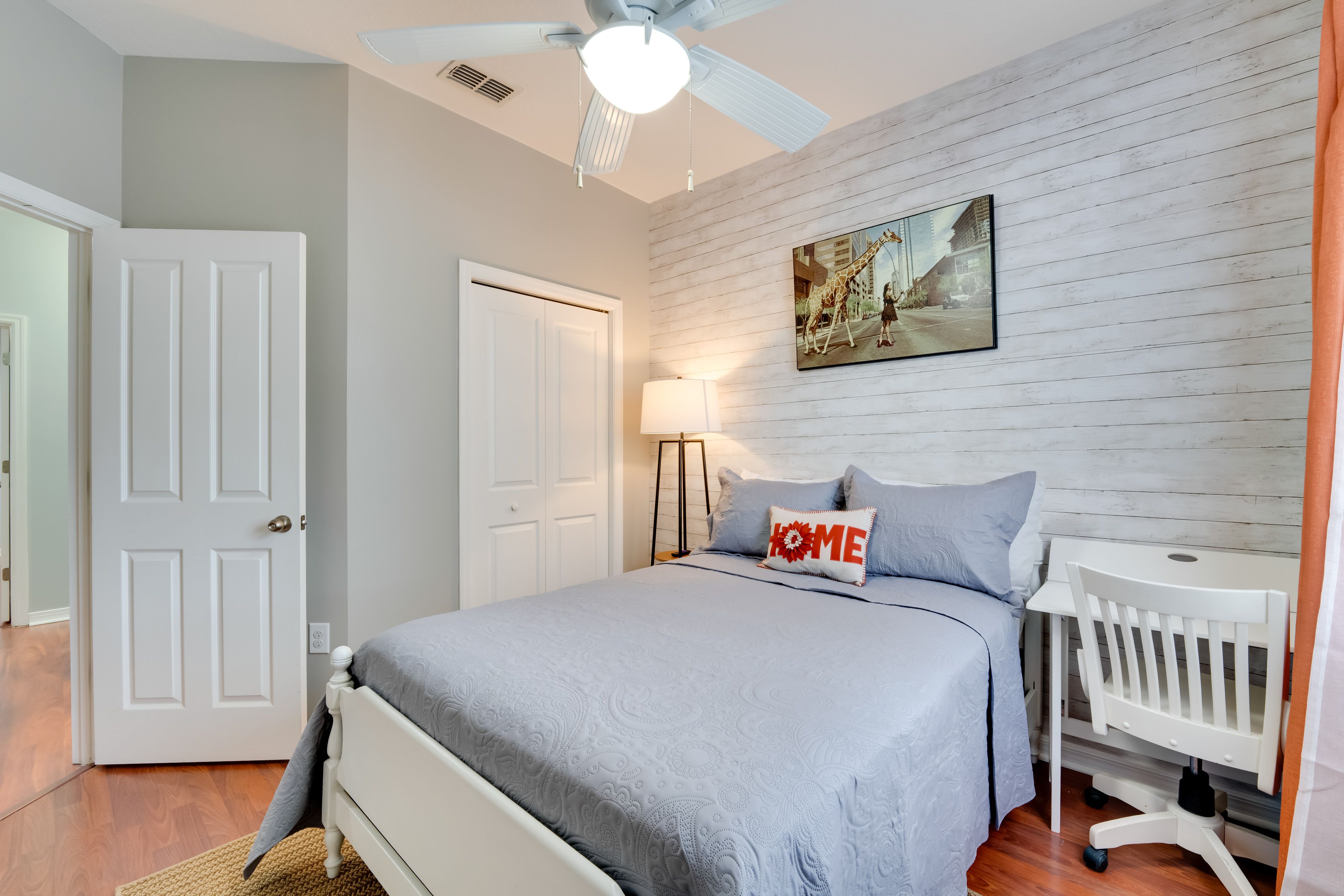 Bedroom 2 | Queen Bed