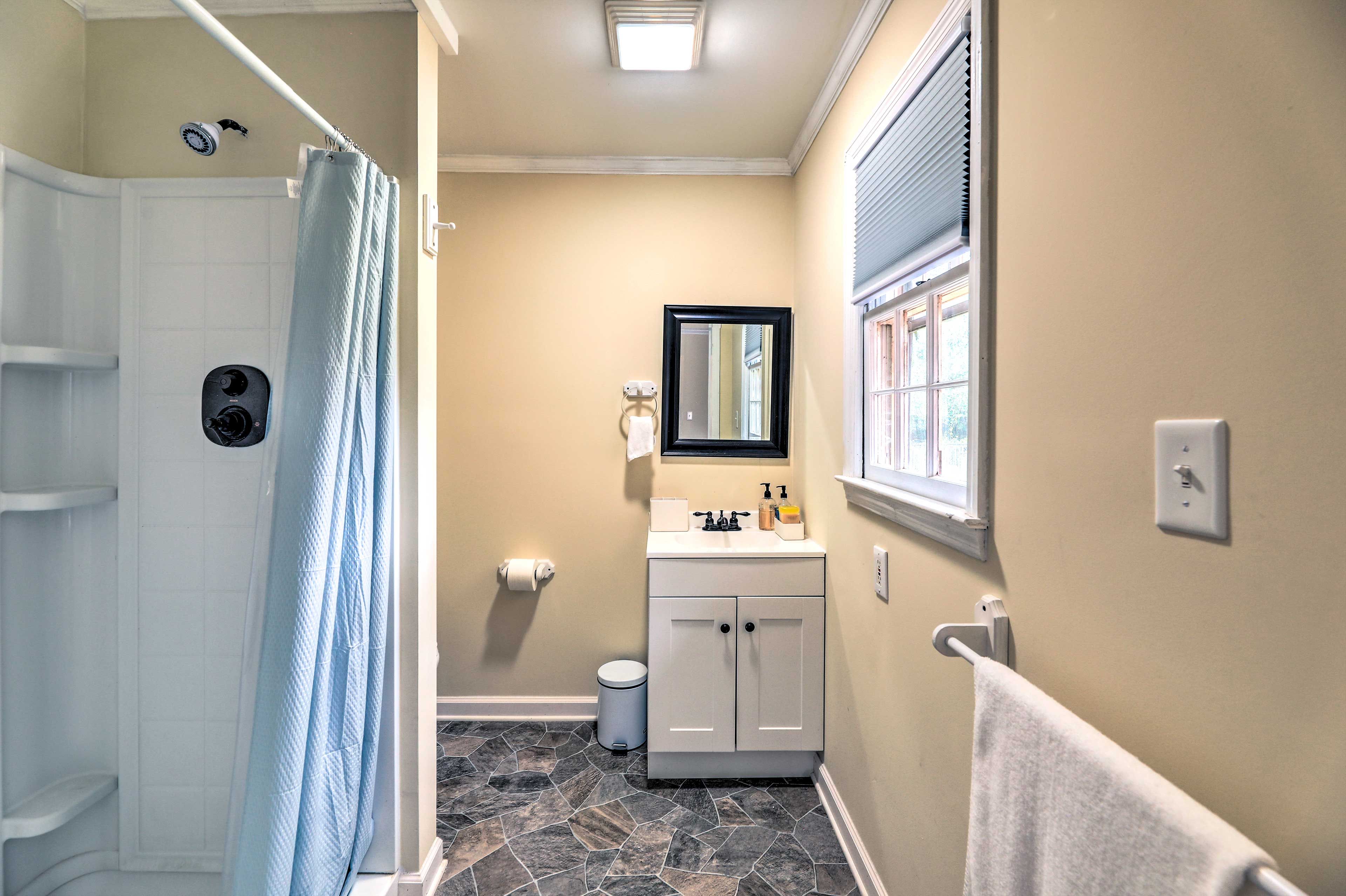 En-Suite Bathroom | Towels Provided