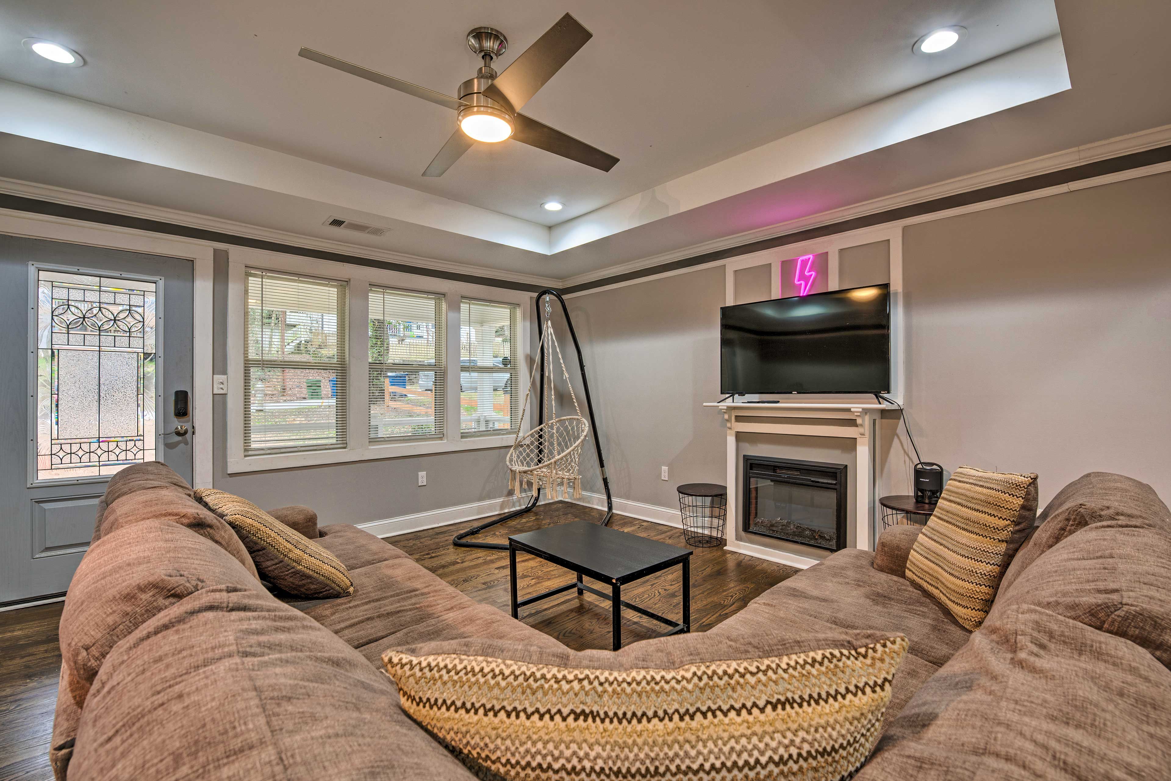 Living Room | 1st Floor | Free WiFi | Central Air Conditioning