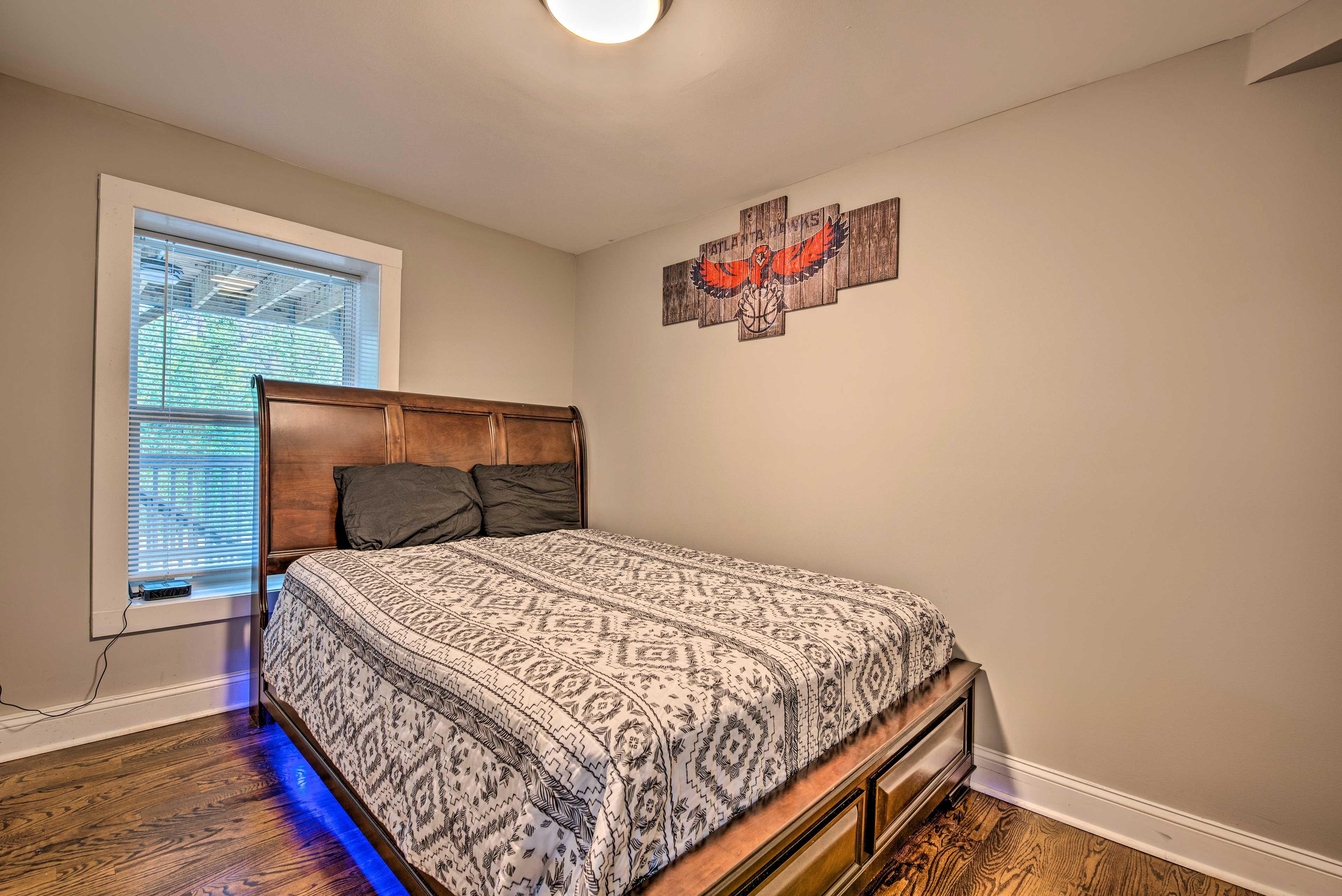 Bedroom 2 | Queen Bed