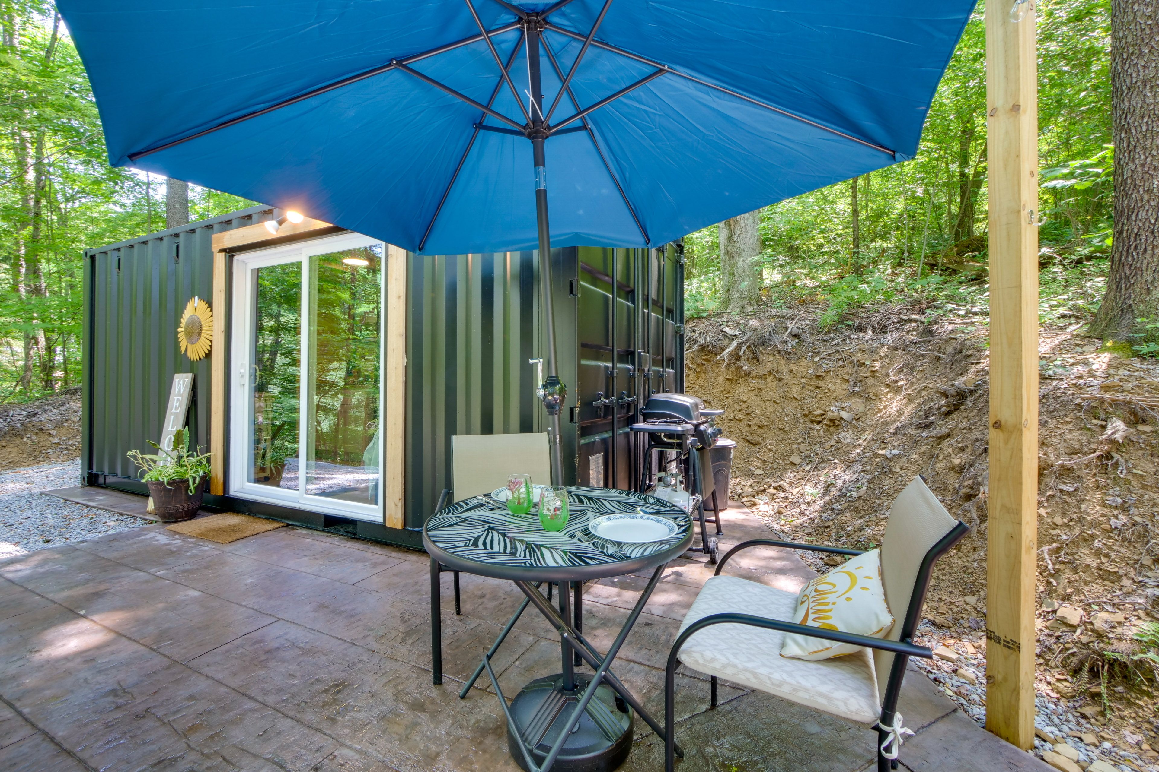 Patio | Outdoor Dining | Gas Grill