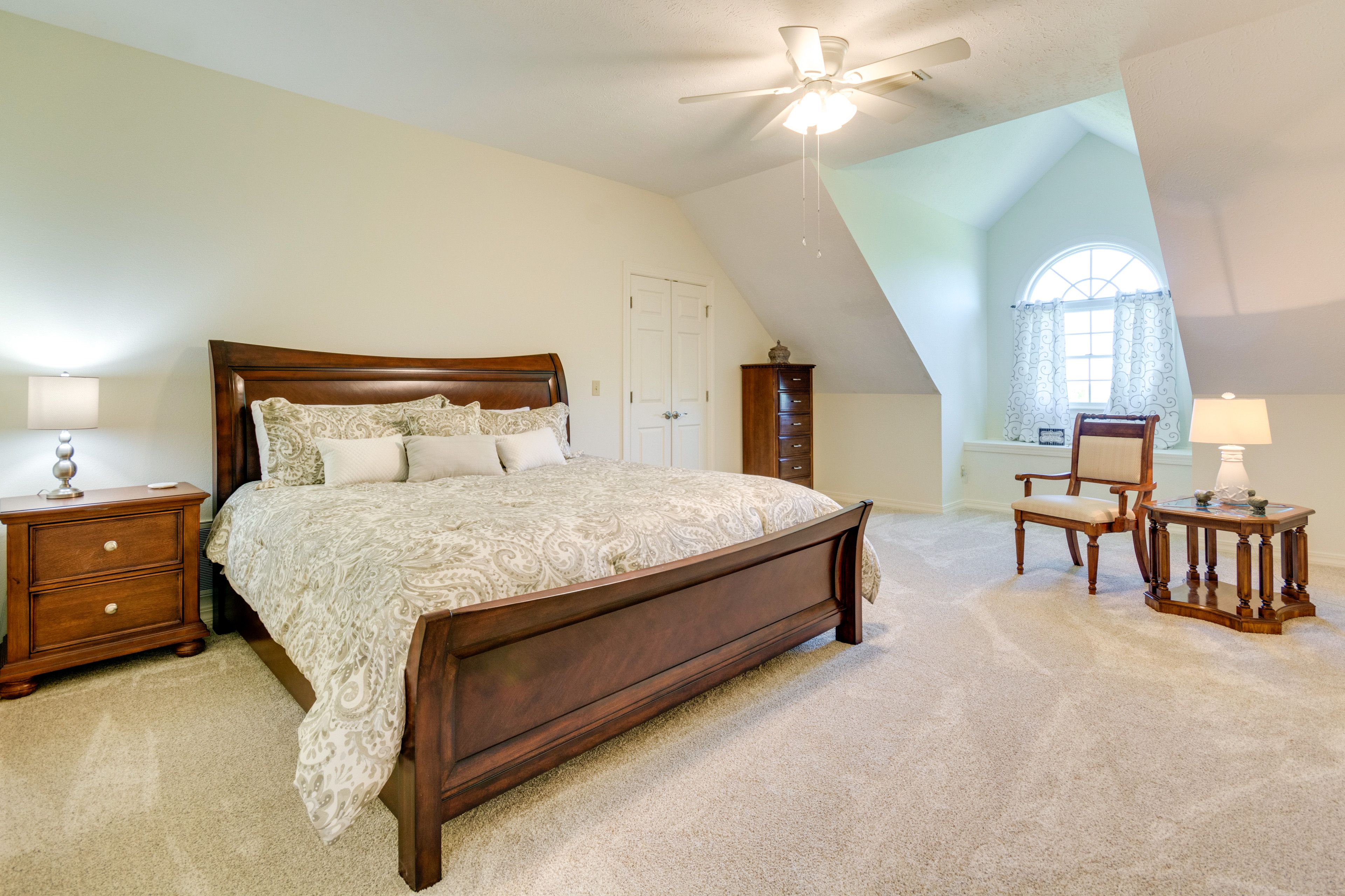 Bedroom 2 | 2nd Floor | King Bed