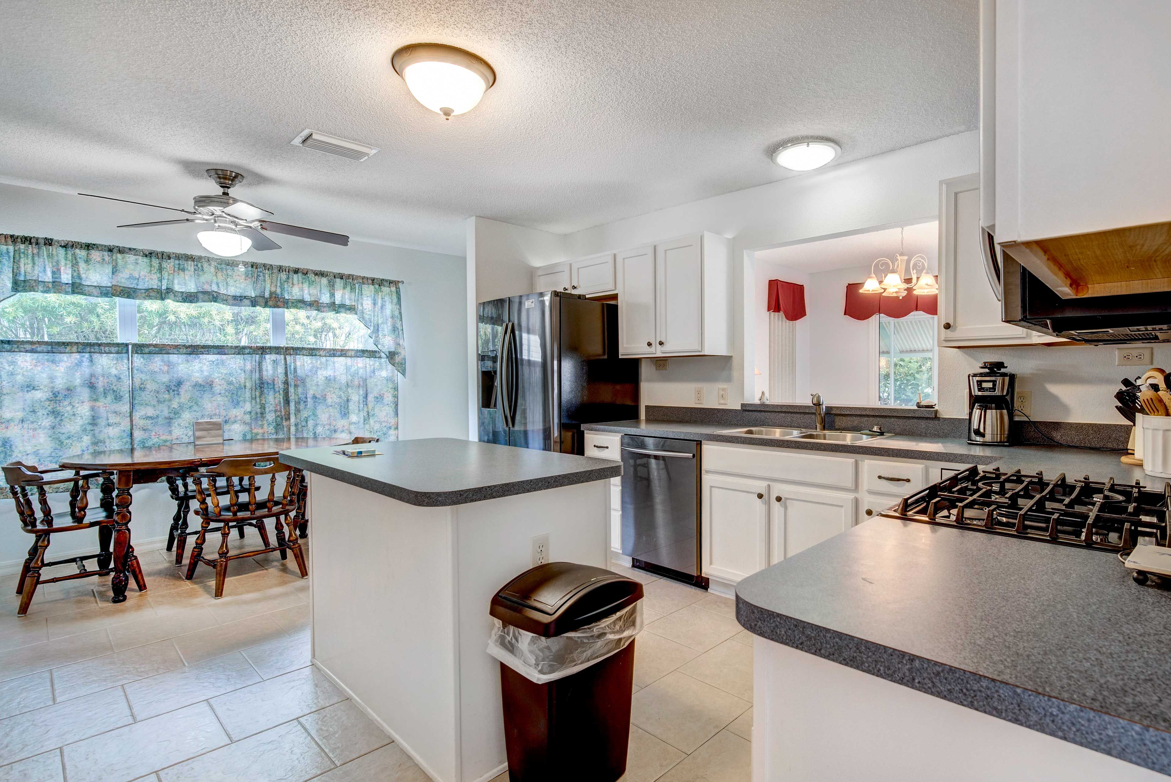 Kitchen | Cooking Basics | Coffee Maker | Paper Towels/Trash Bags Provided