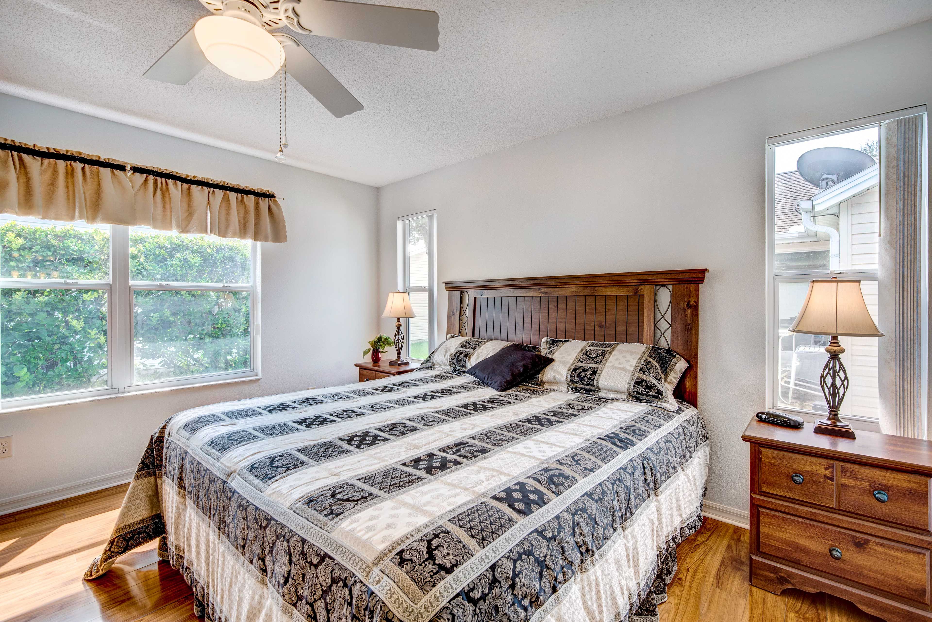 Bedroom 1 | King Bed | Linens Provided | En-Suite Bathroom