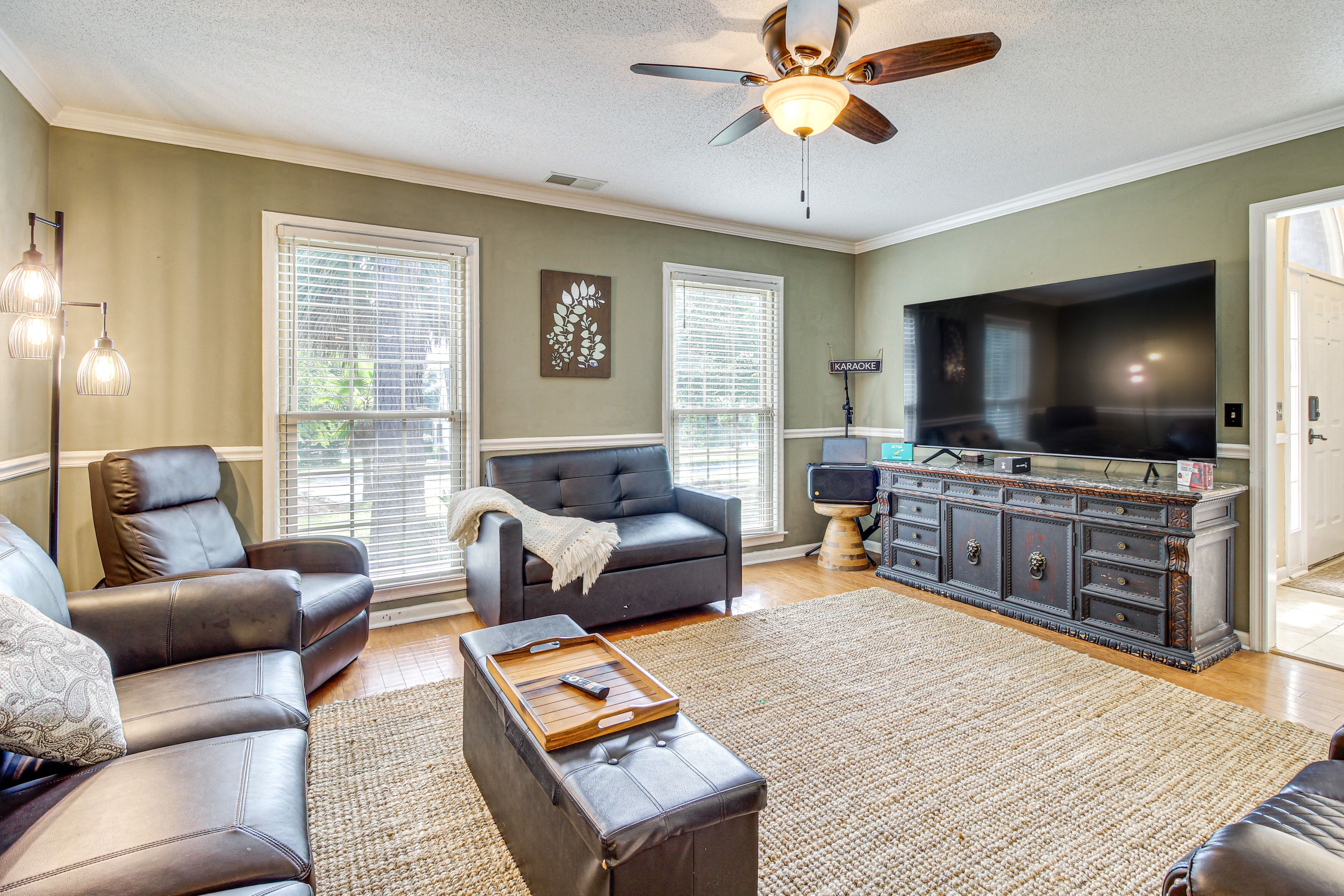 Family Room | Smart TV