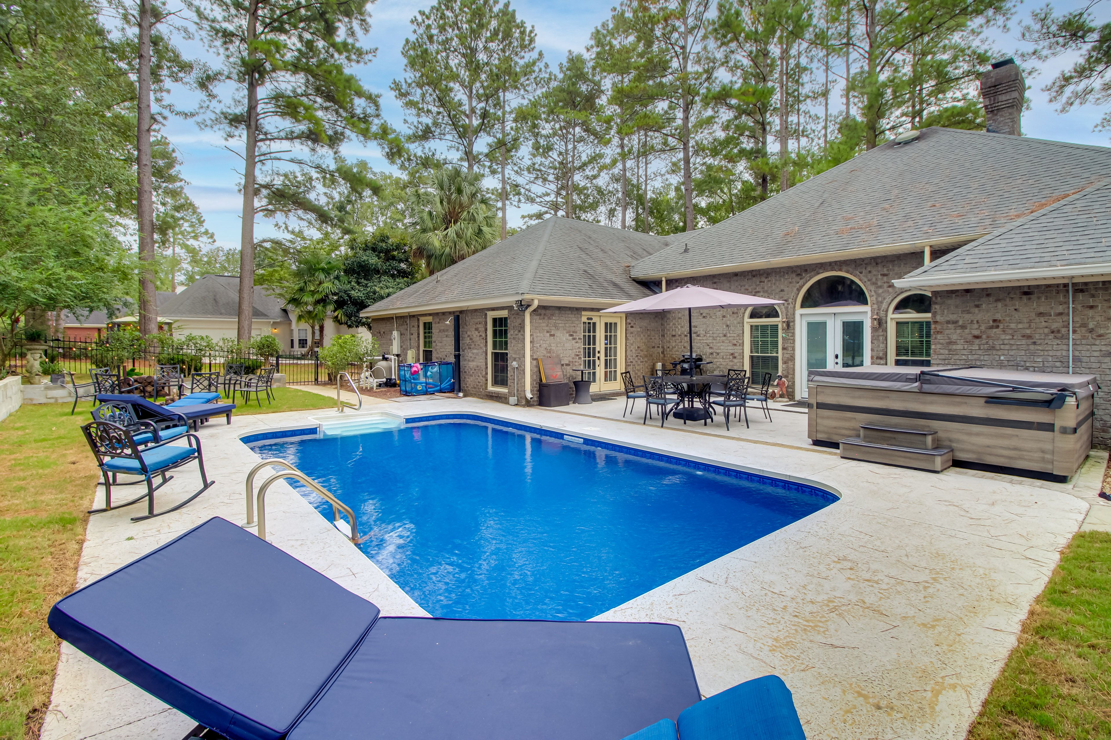 Statesboro Vacation Rental | 3BR | 2BA | 3,097 Sq Ft | 4 Steps to Enter