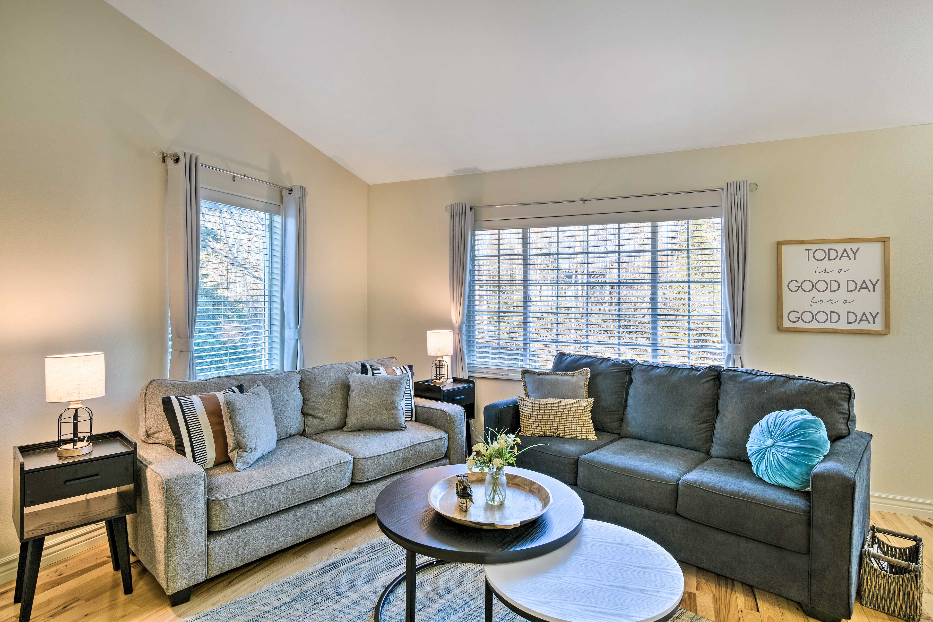 Living Room | Sleeper Sofa