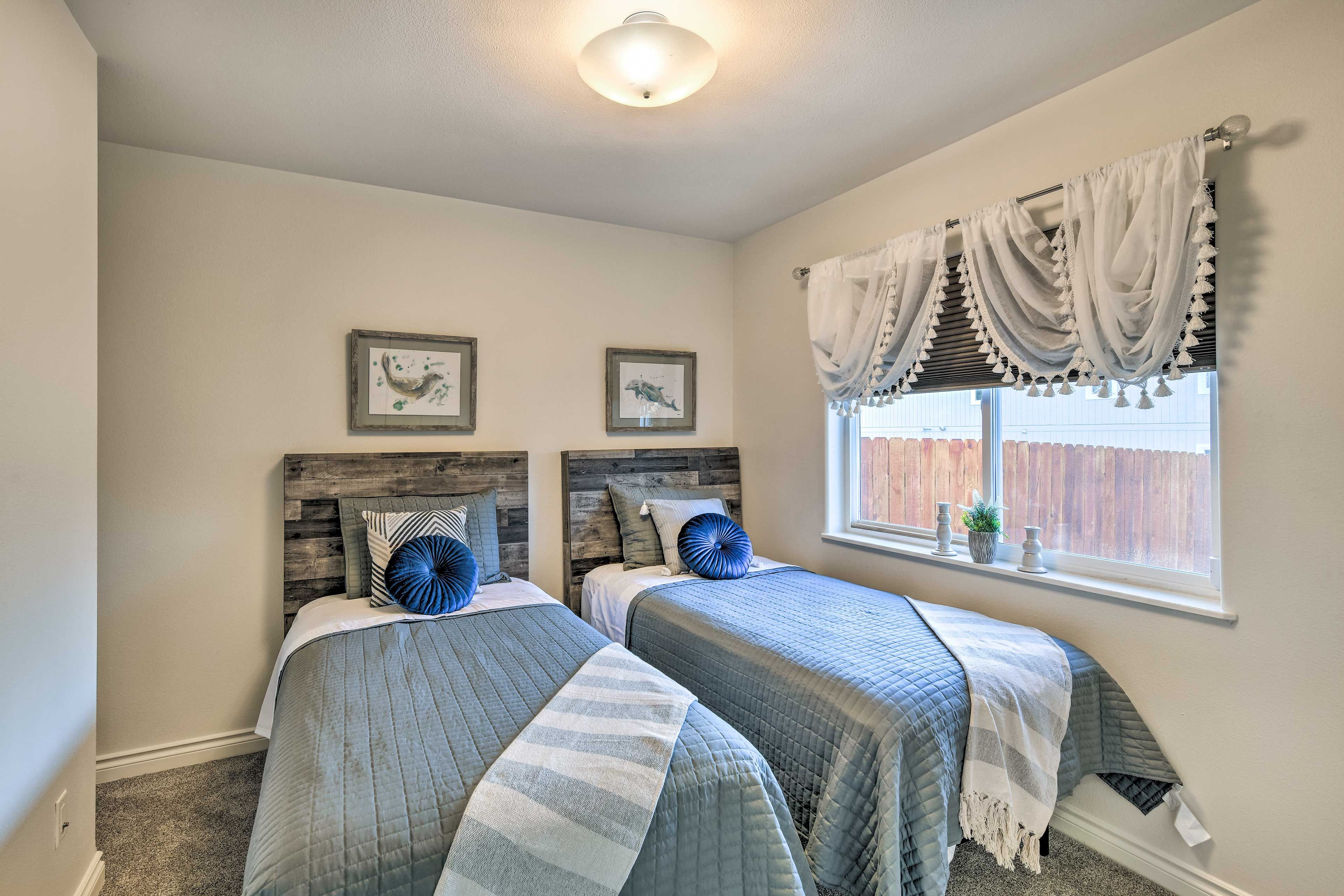 Bedroom 2 | 2 Twin Beds