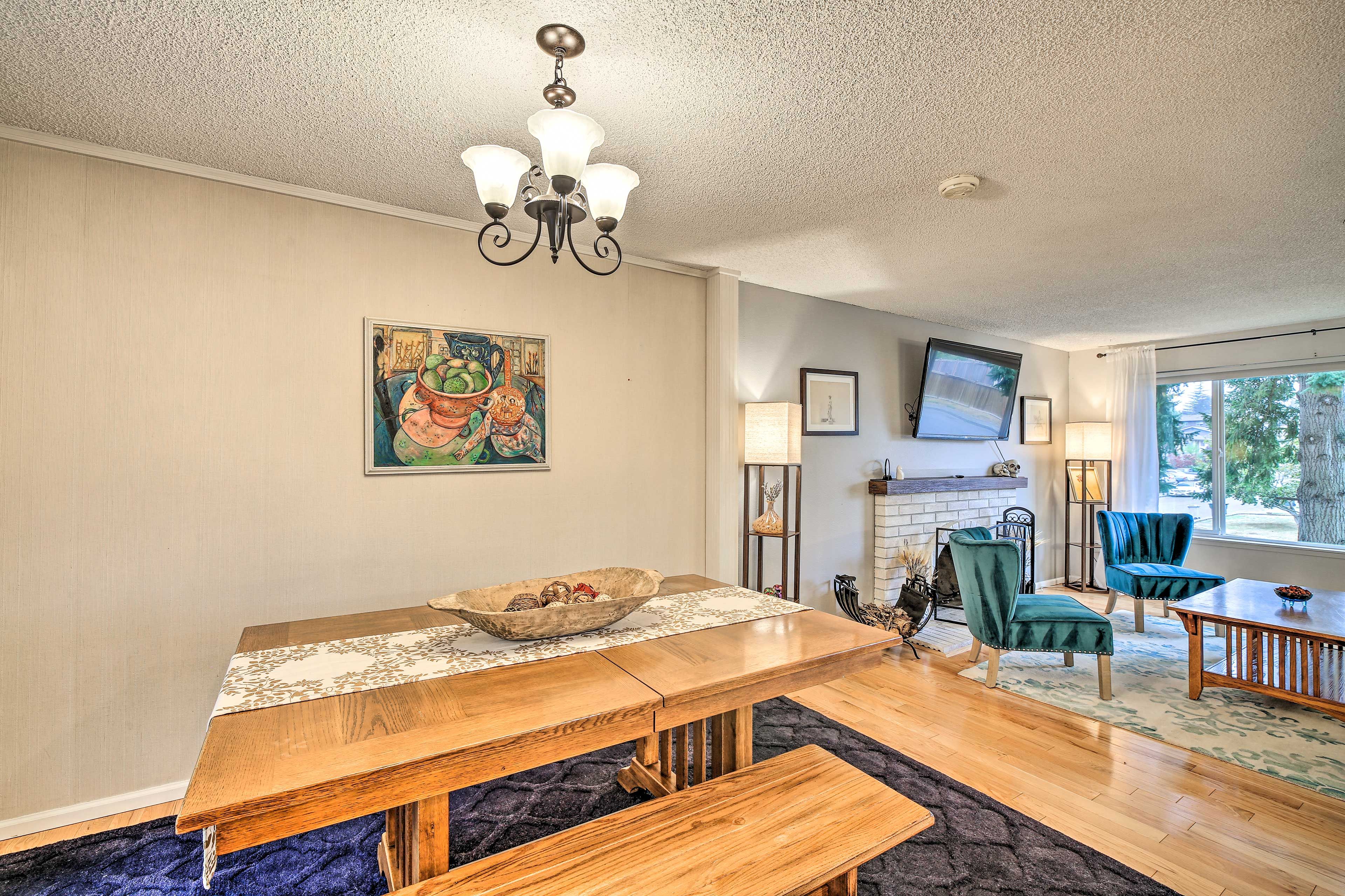 Dining Area | Dishware & Flatware