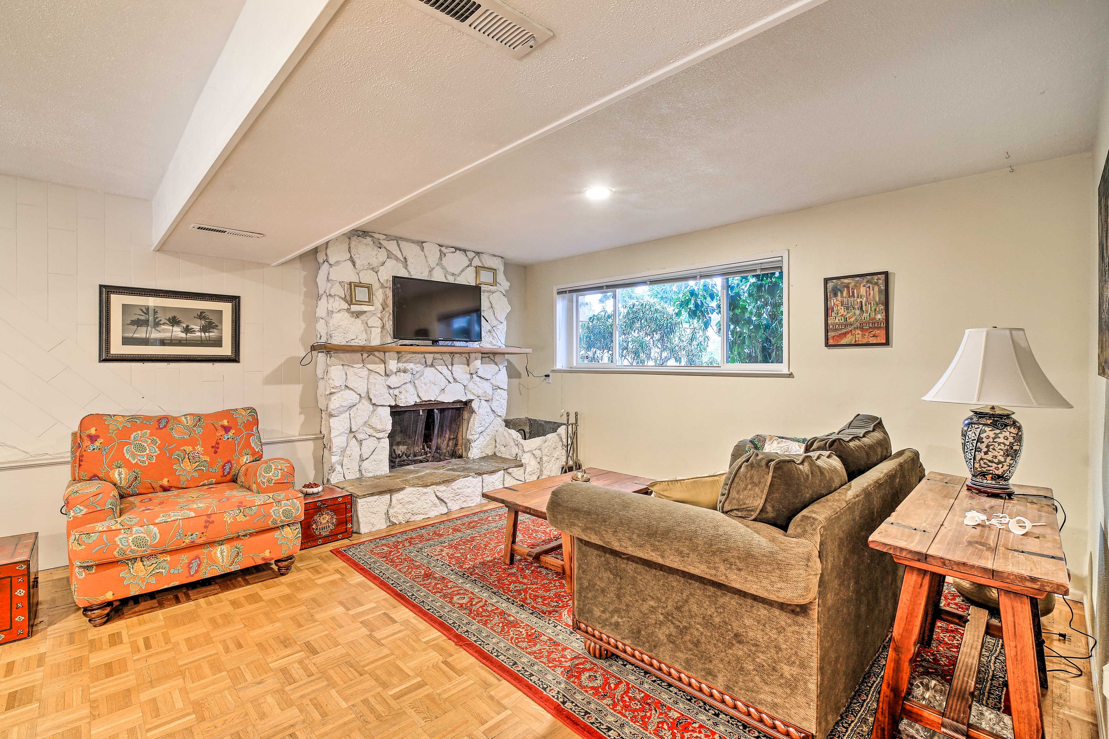 2nd Living Room