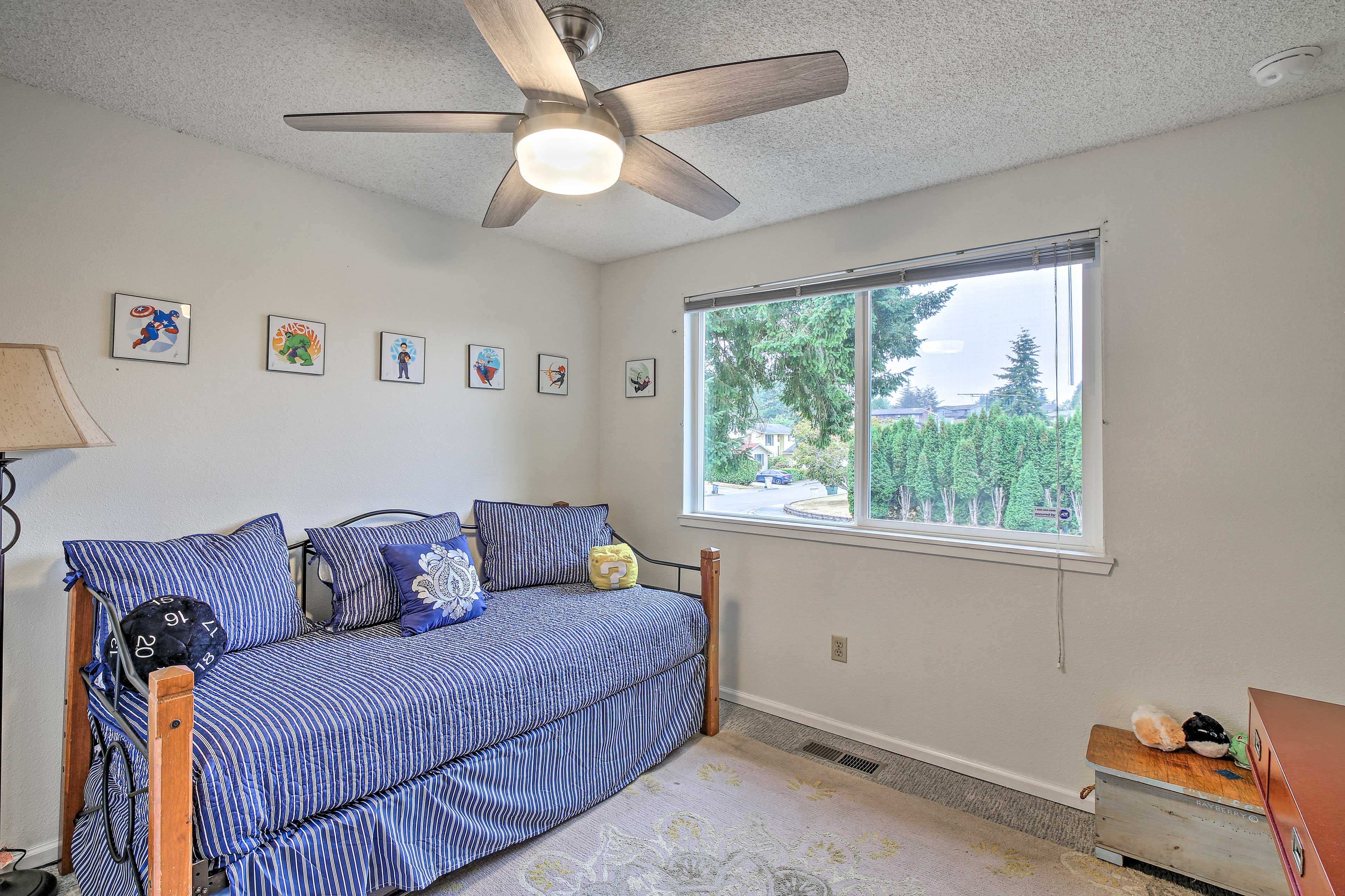 Bedroom 2 | Twin Daybed w/ Twin Trundle | 1st Floor