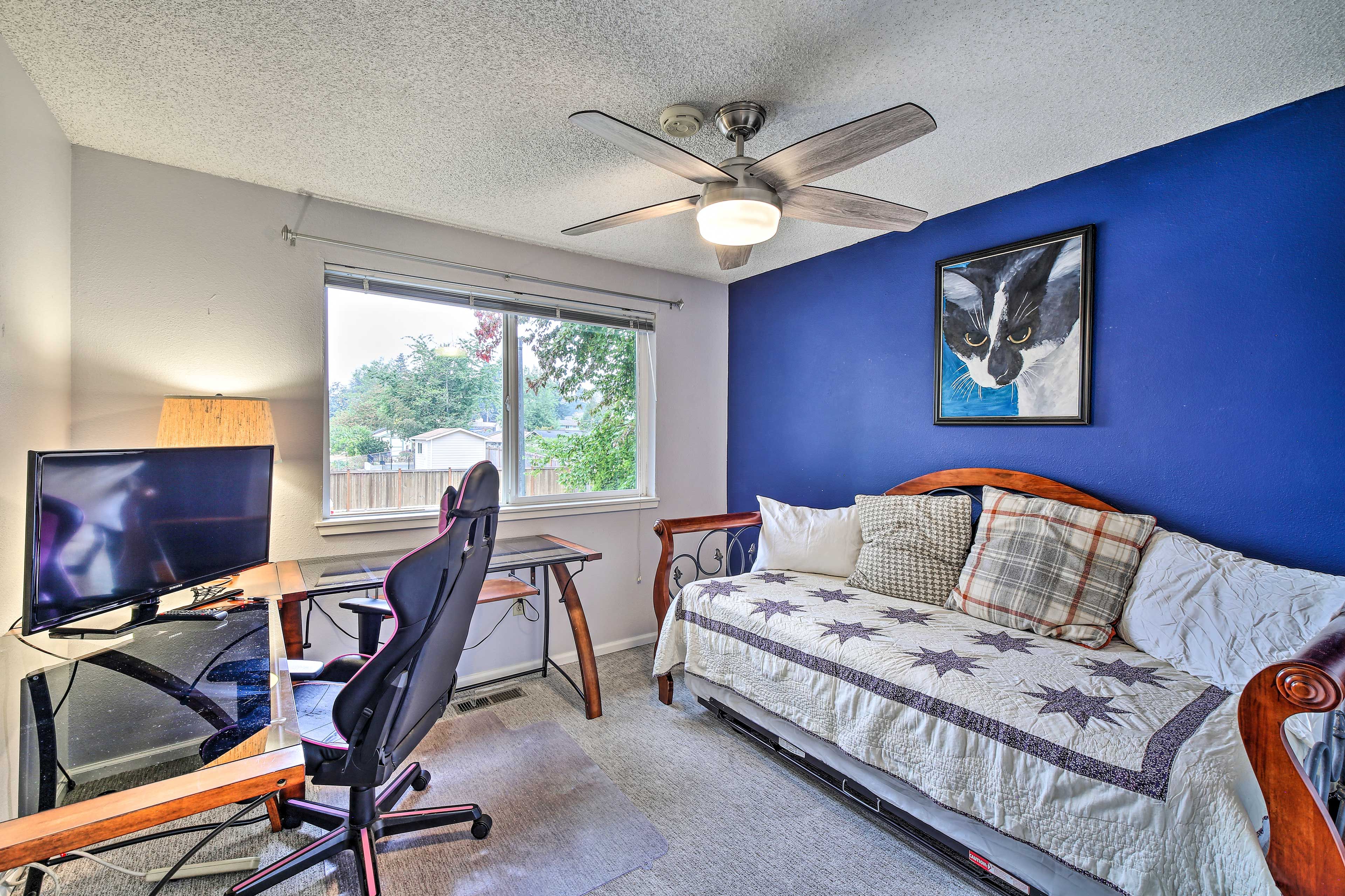 Bedroom 3 | Twin Daybed w/ Twin Trundle | 1st Floor