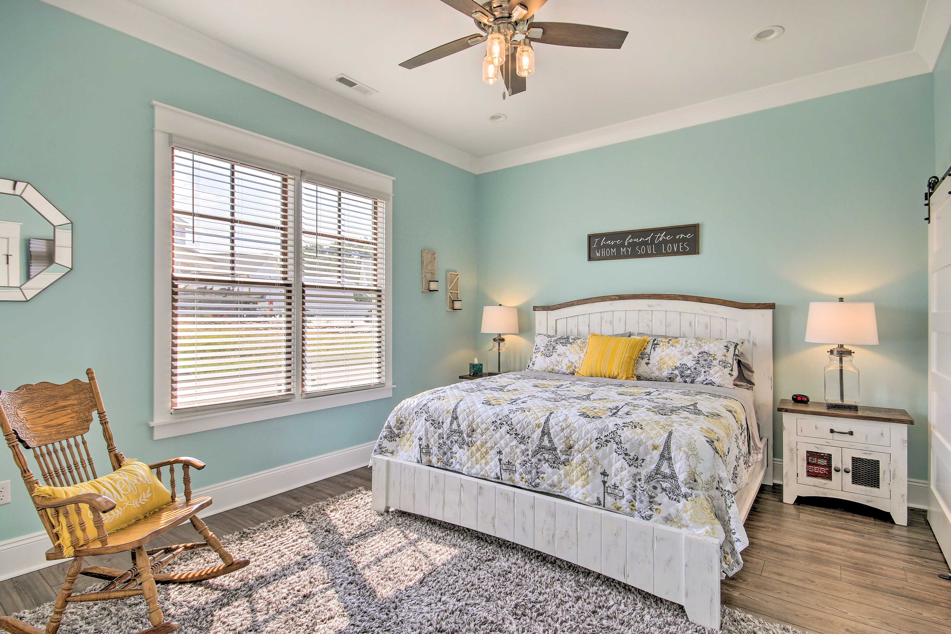 Bedroom 1 | King Bed | Main Level | Linens Provided