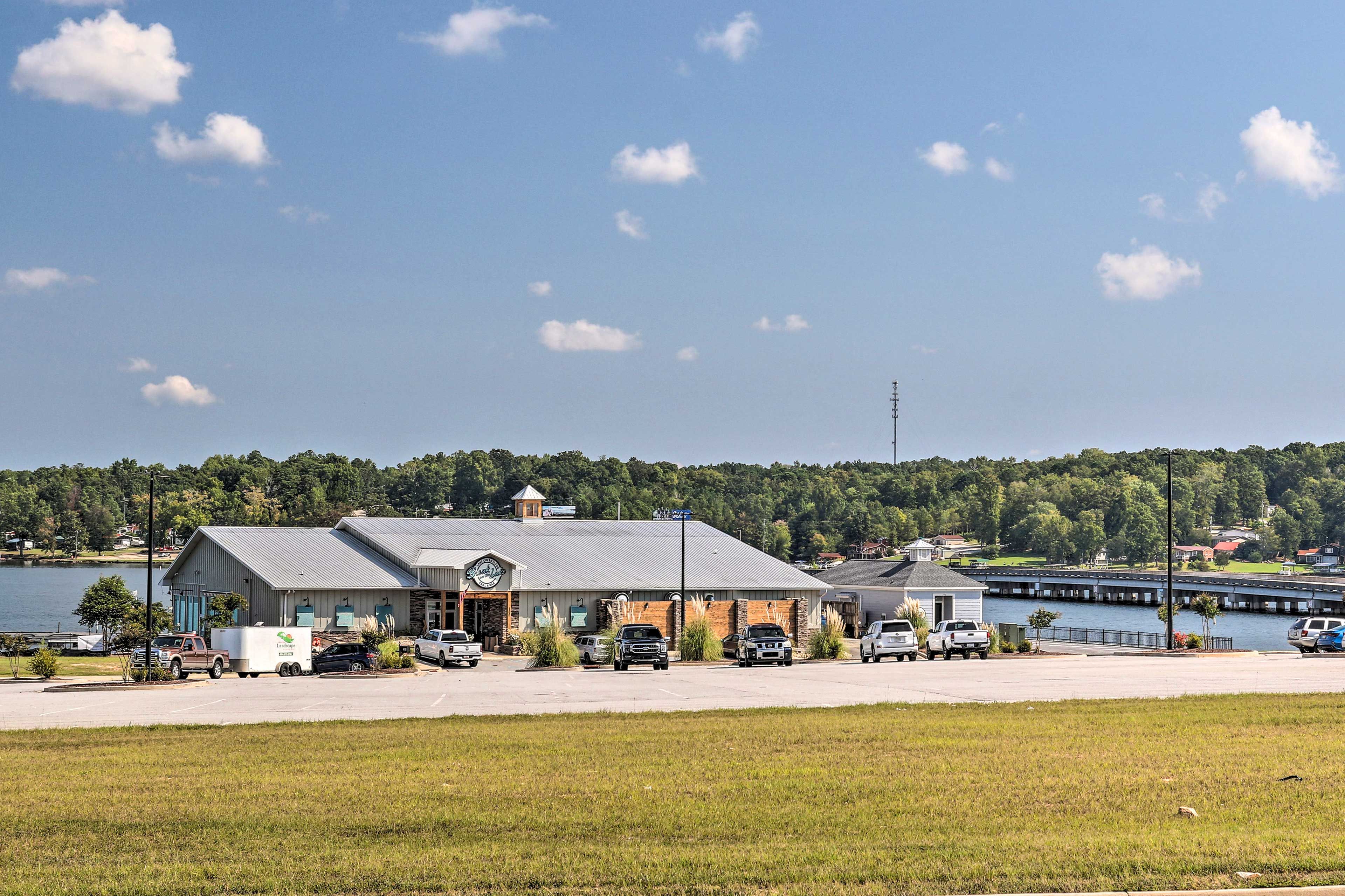Lake Greenwood | On-Site Restaurant