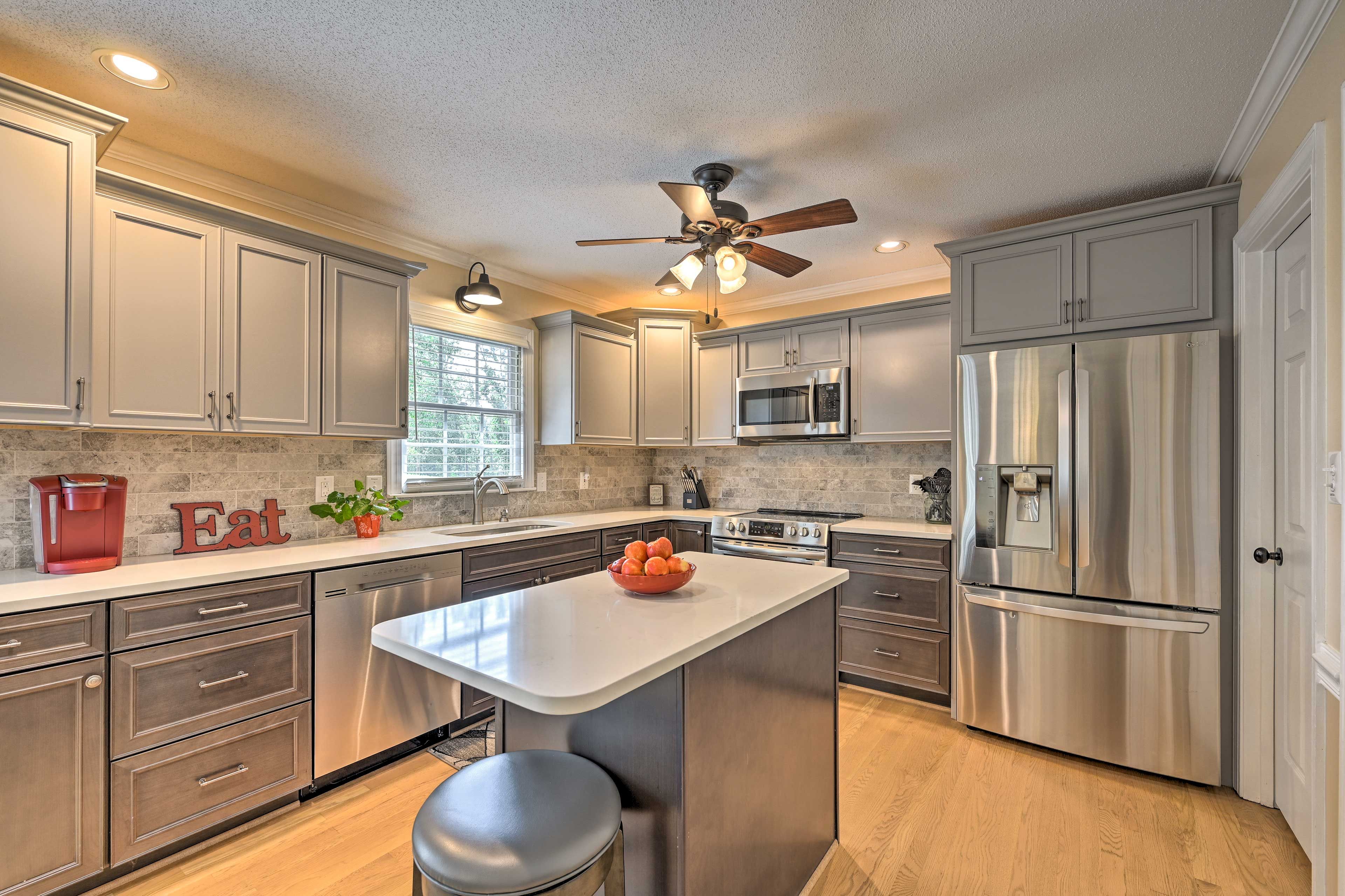 Kitchen | Keurig Coffee Maker | Toaster