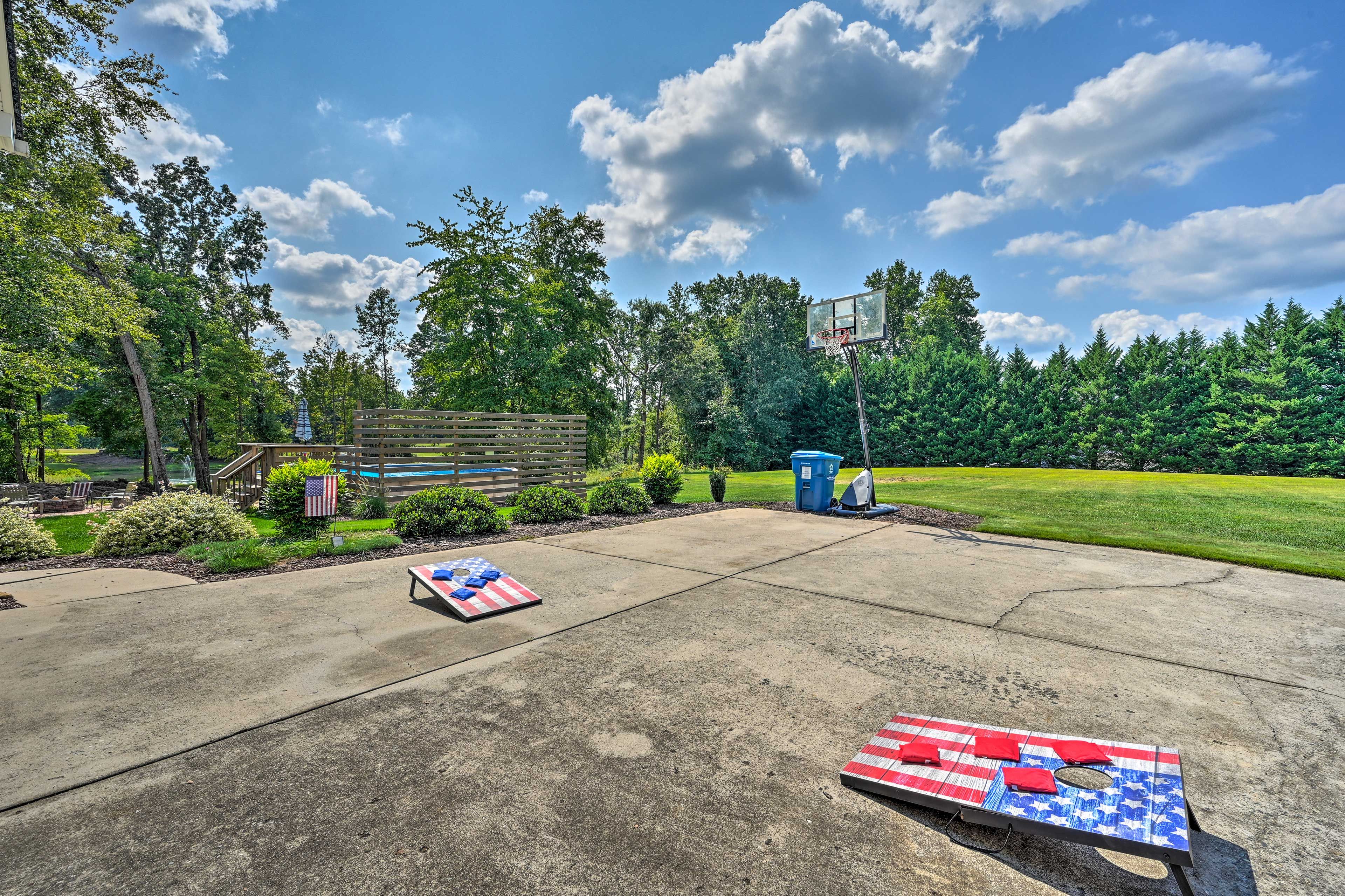 Patio | Cornhole | Basketball Hoop