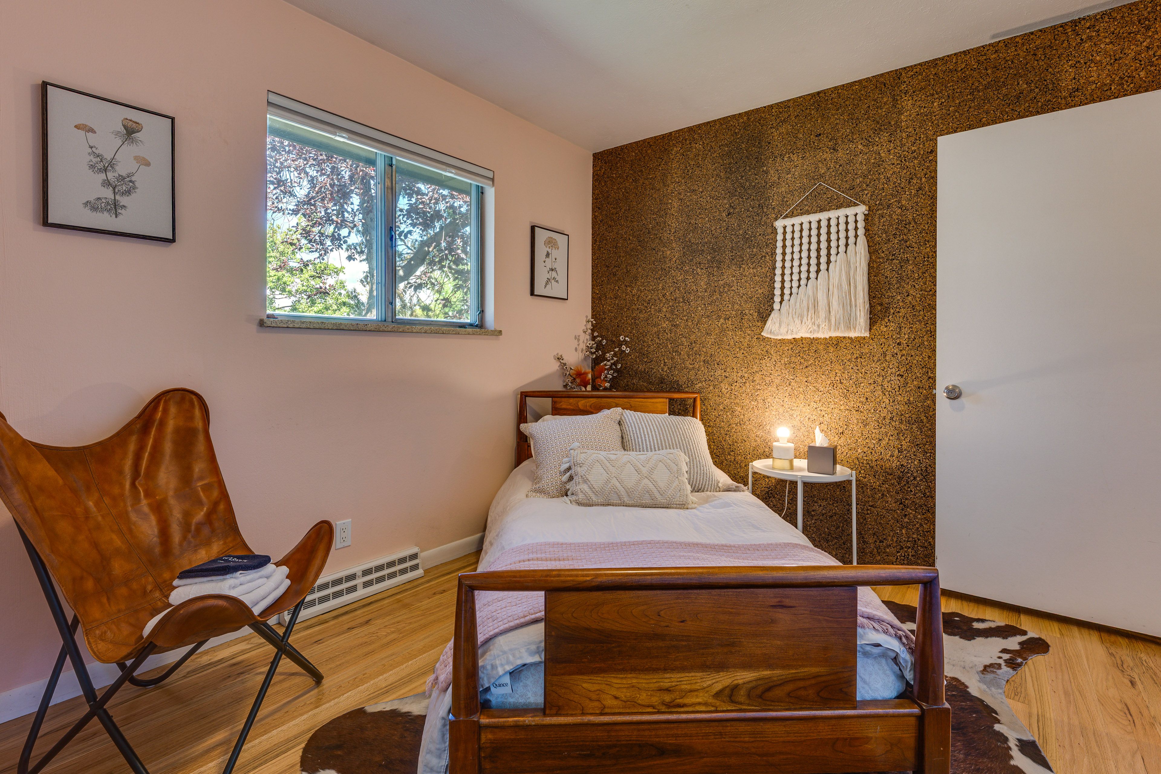 Bedroom | Twin Bed