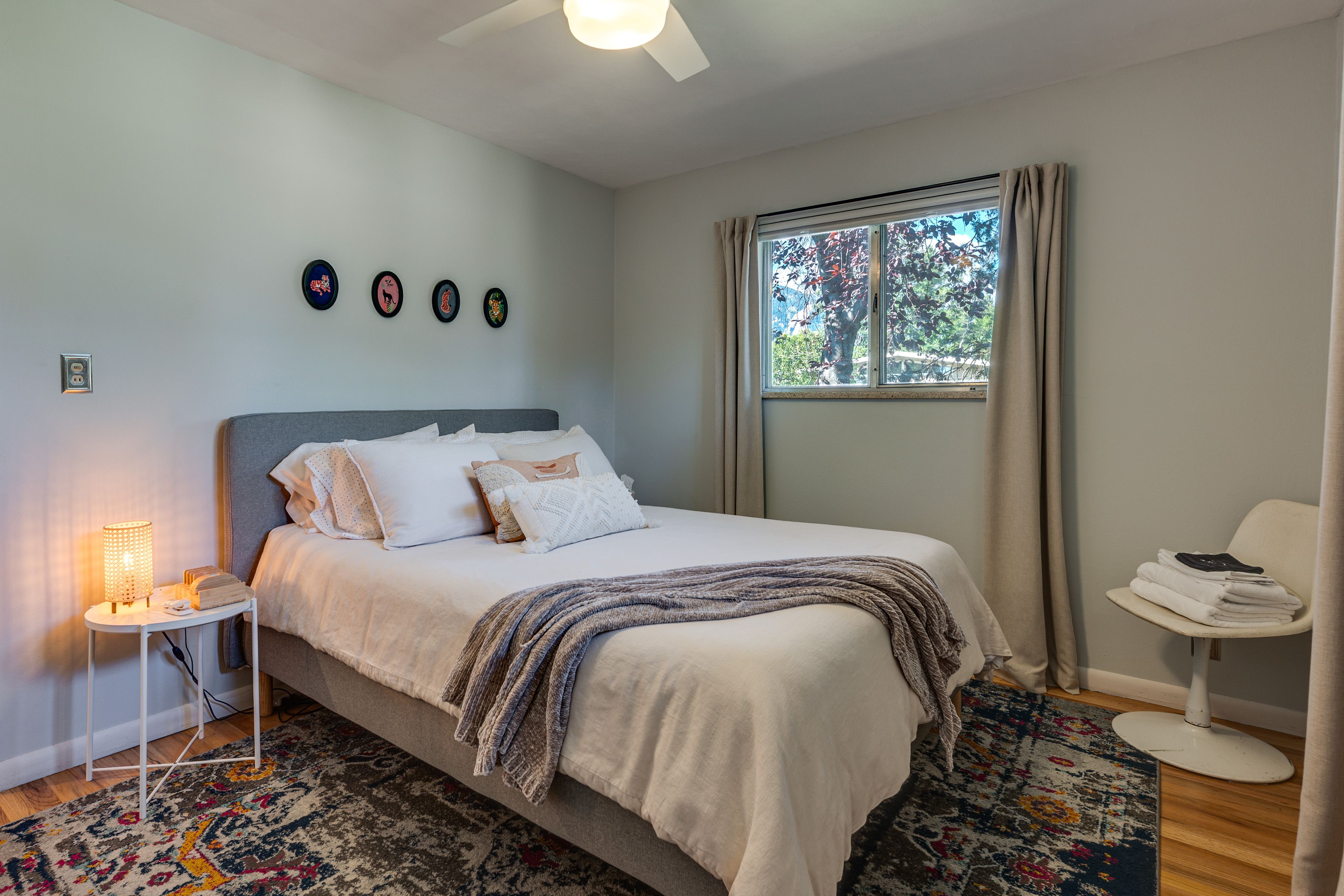 Bedroom | Queen Bed