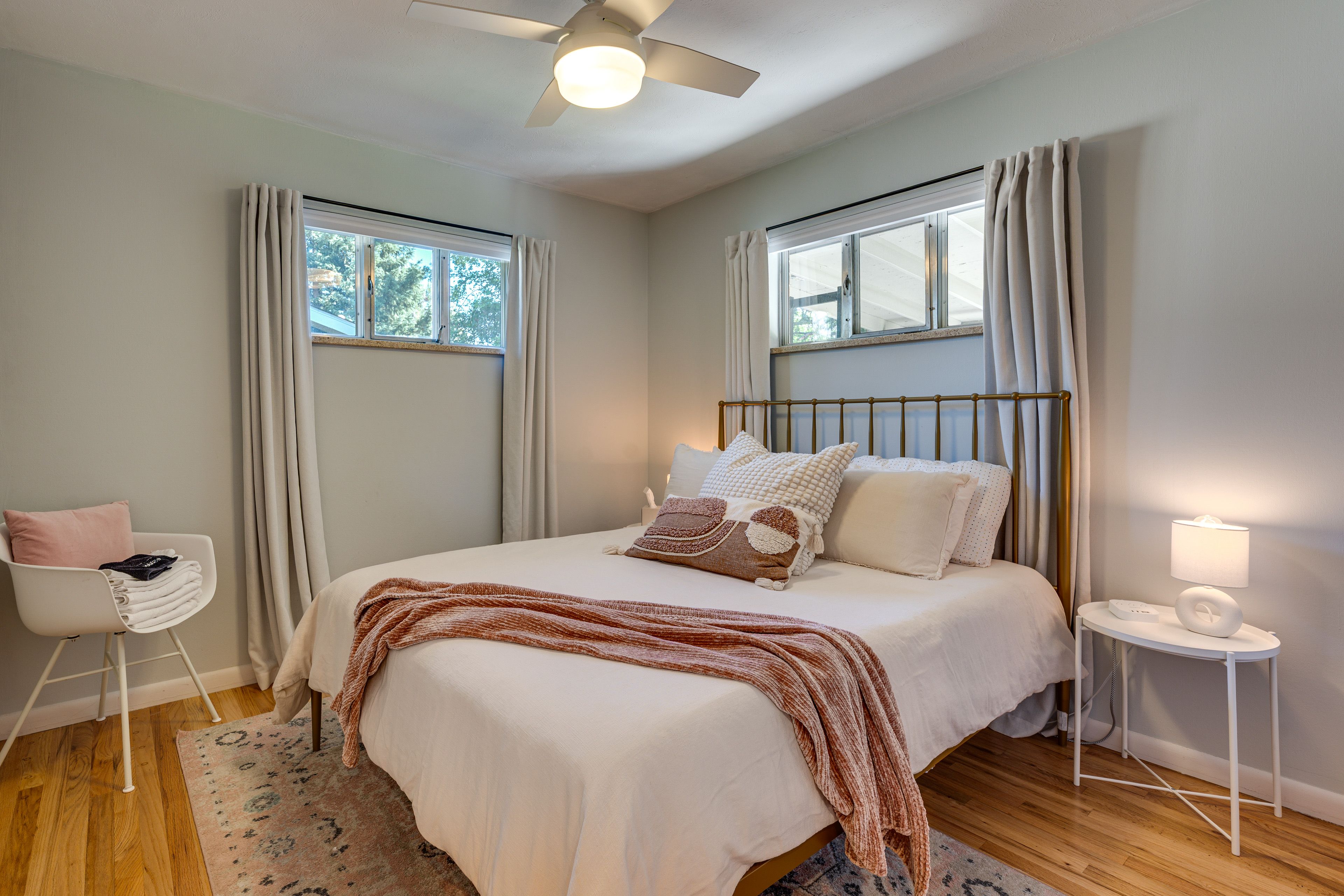 Bedroom | Queen Bed