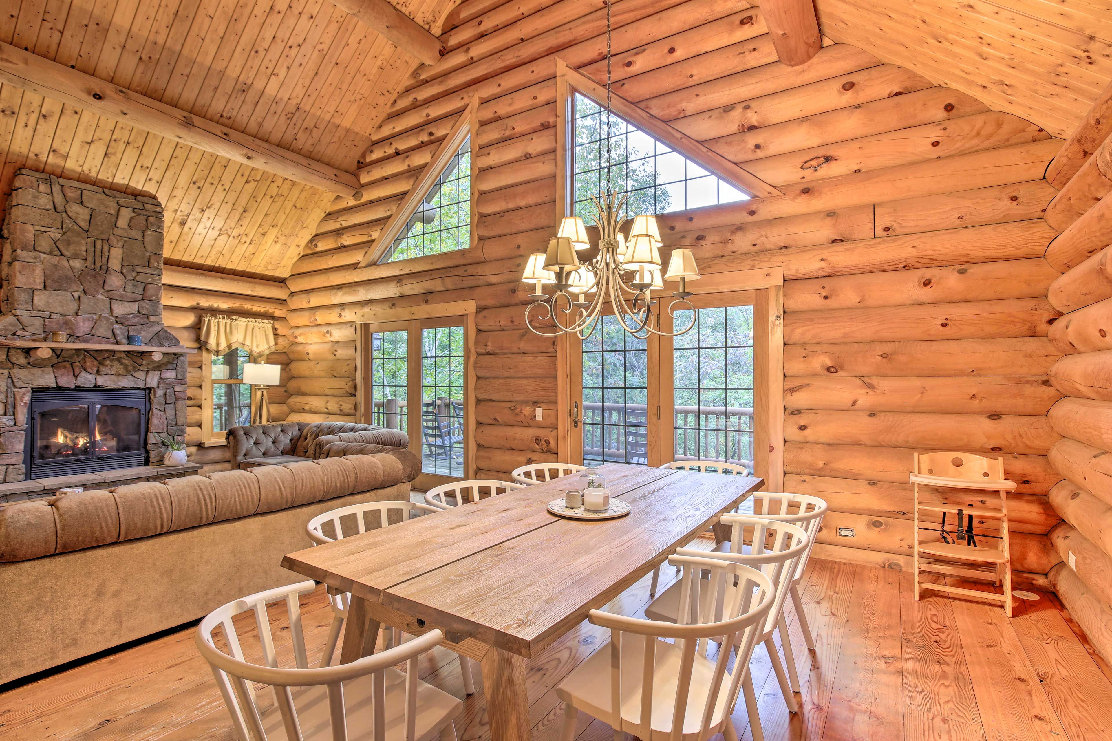 Dining Room | High Chair | Central Heating & A/C | Board Games & Books