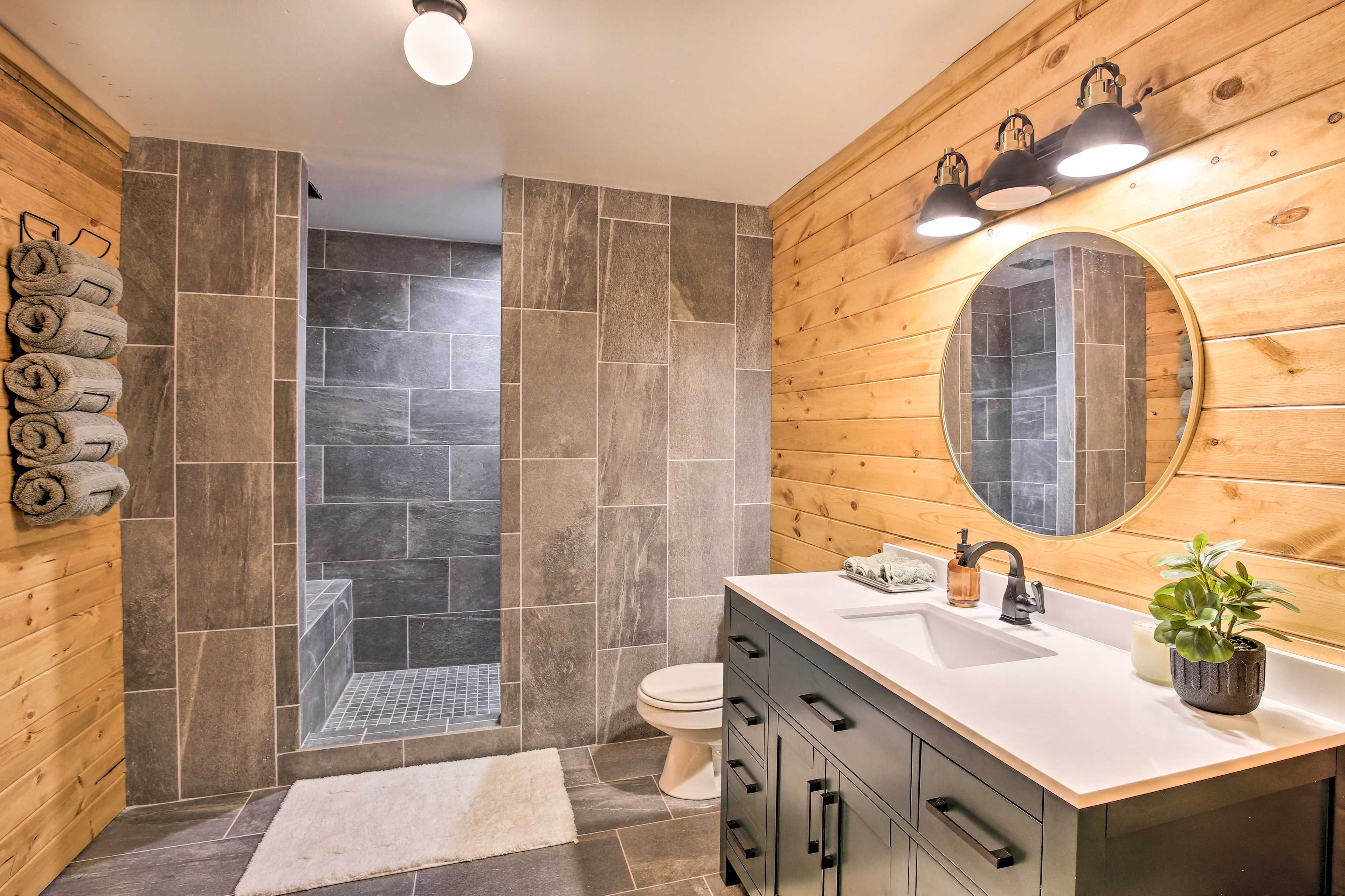 Full En-Suite Bathroom