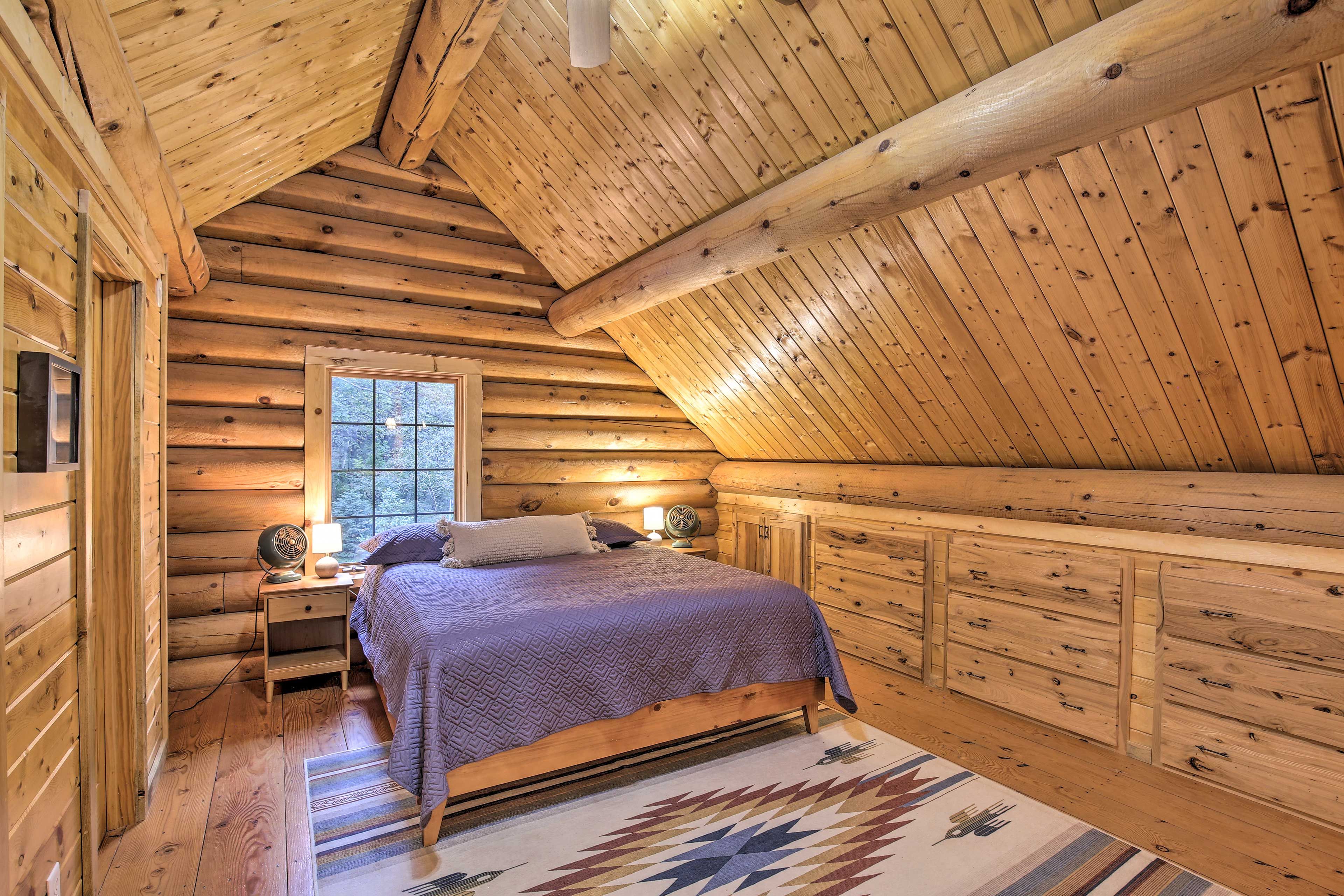 Loft | California King Bed | Full En-Suite Bathroom