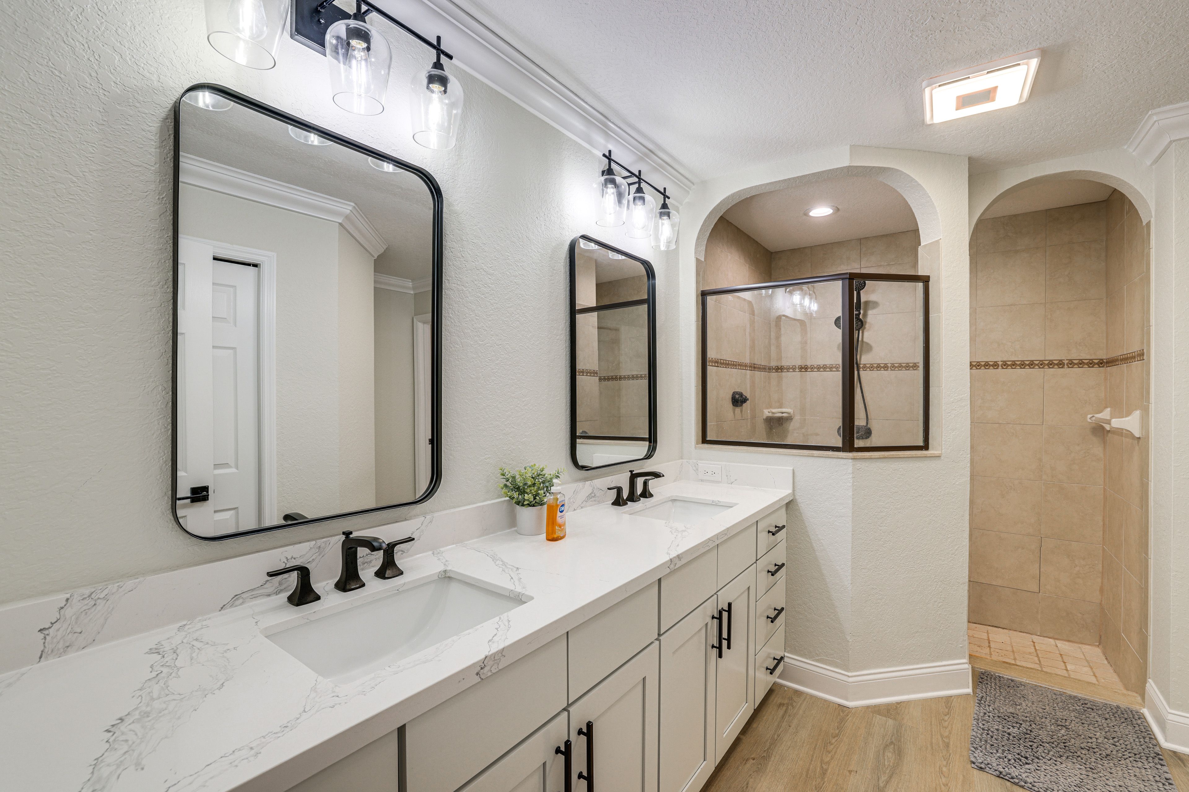 Full Bathroom | Walk-In Shower | Complimentary Toiletries