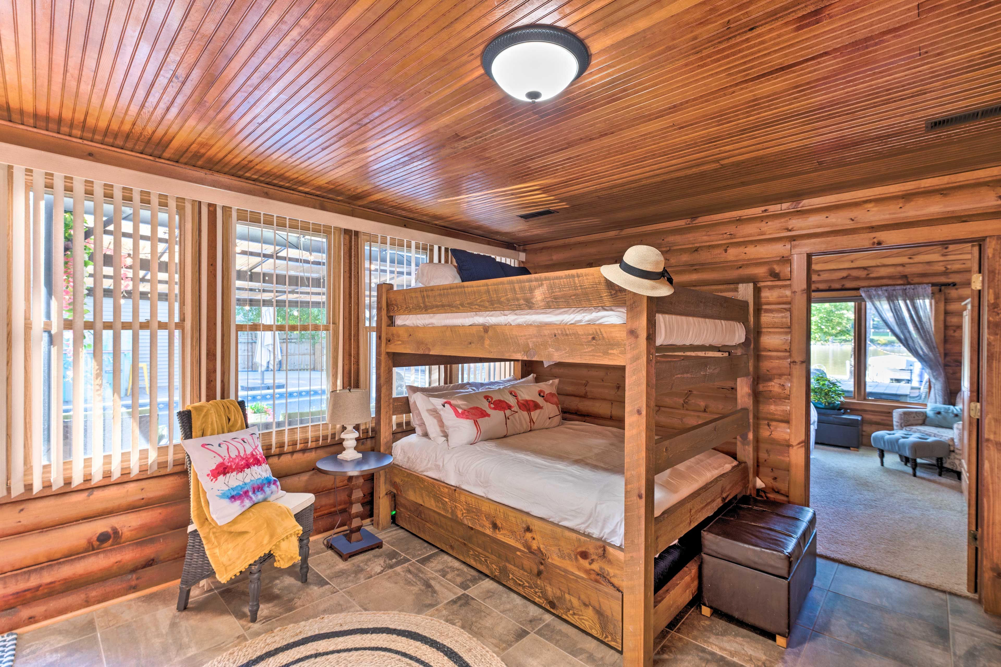 Bonus Room | Queen Bunk Bed | Twin Trundle Bed