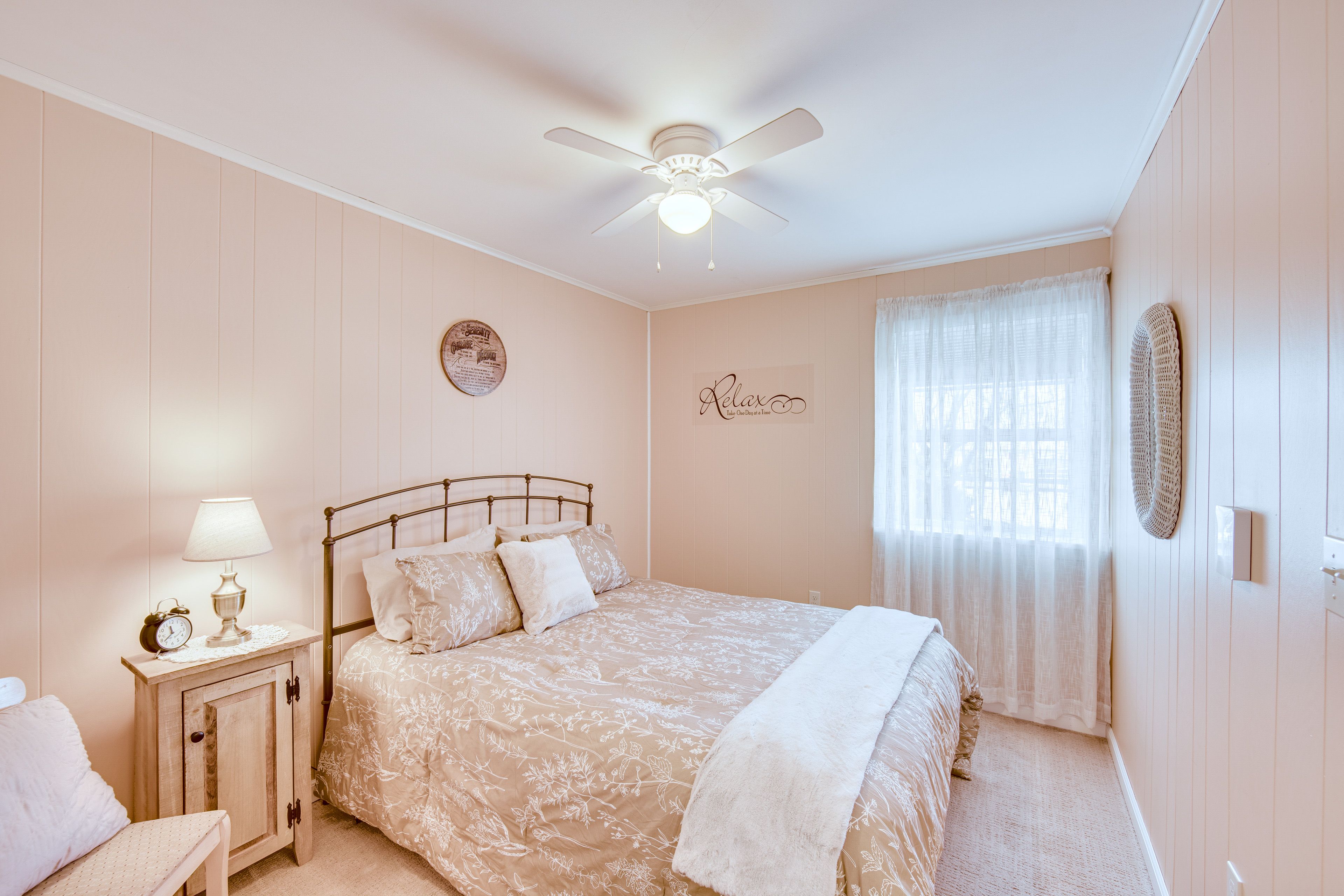 Bedroom 2 | Queen Bed