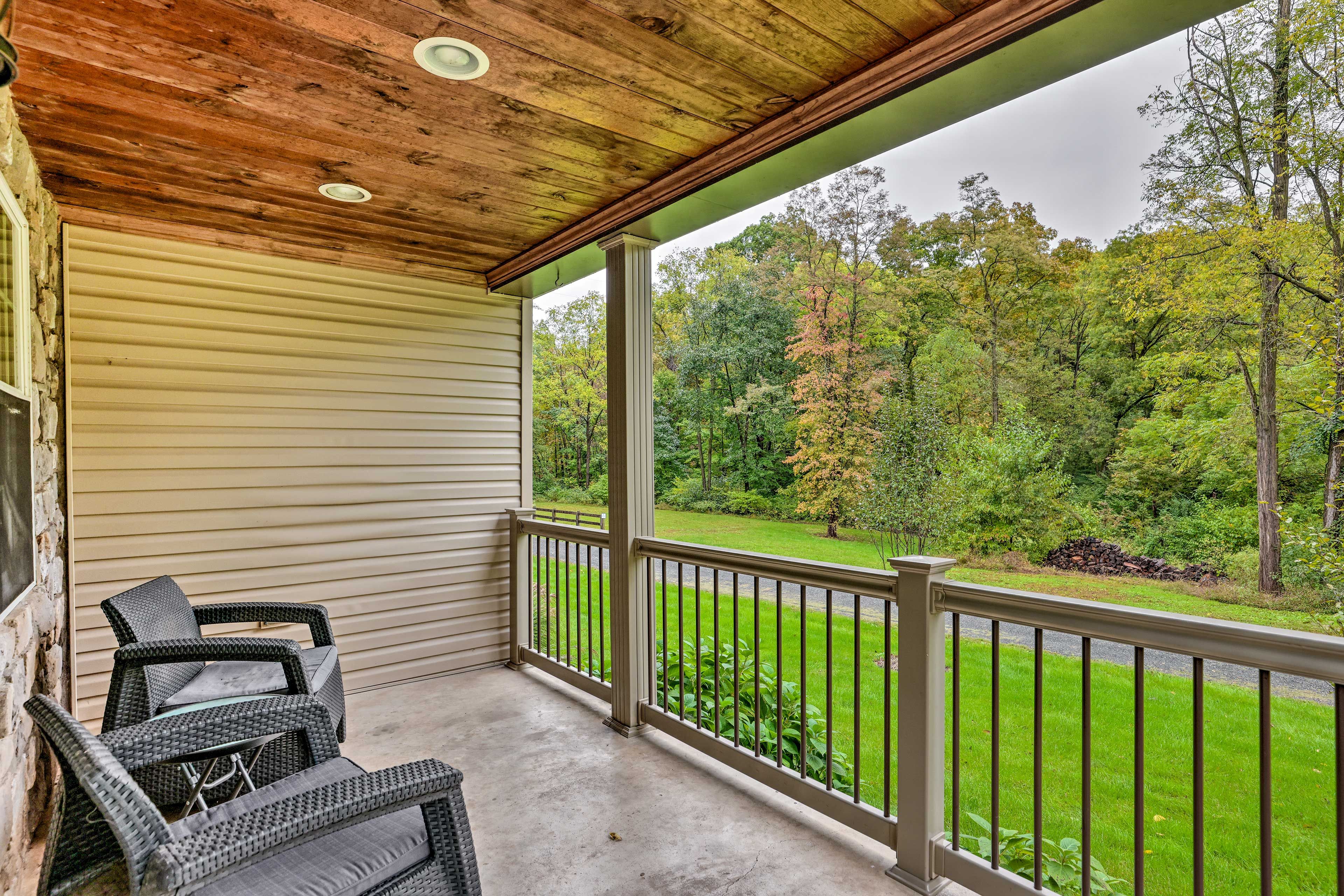 Porch | Outdoor Seating