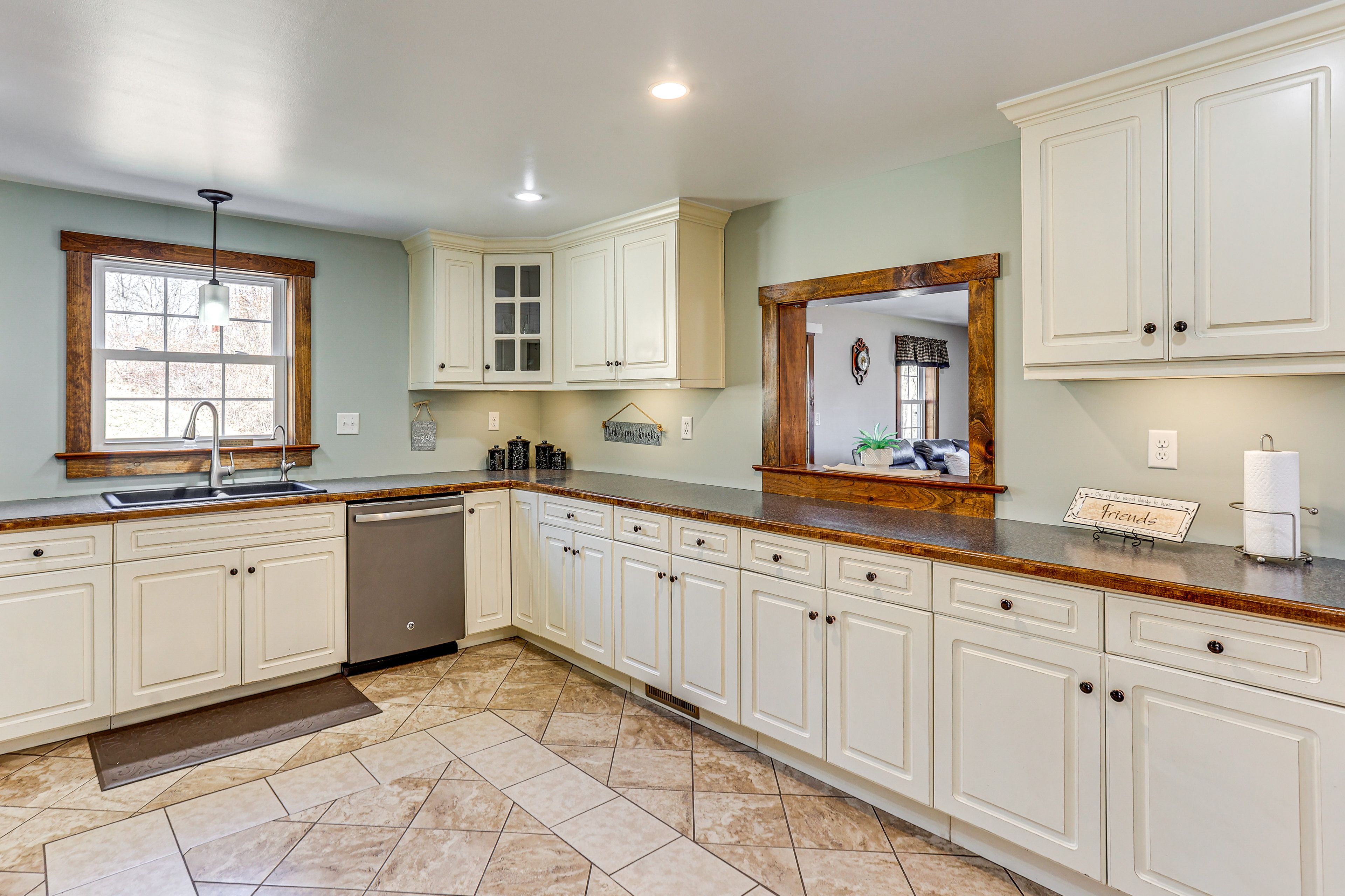 Kitchen | 1st Floor