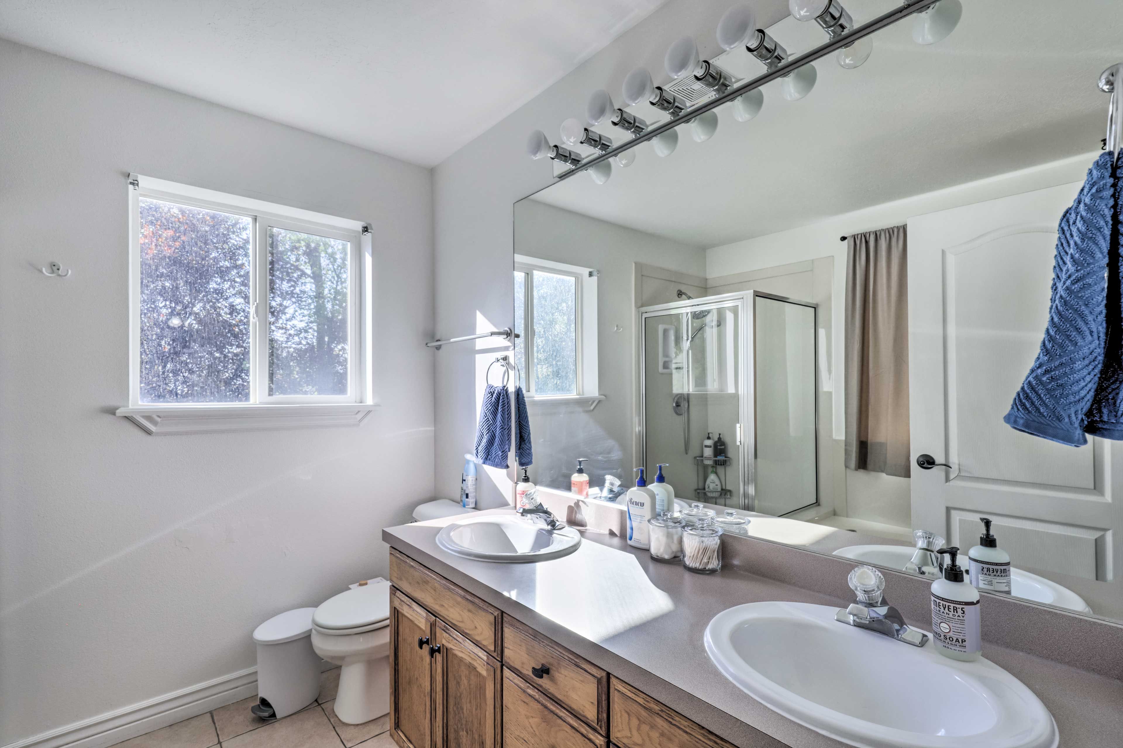 Full Bathroom | Walk-In Shower | Complimentary Toiletries