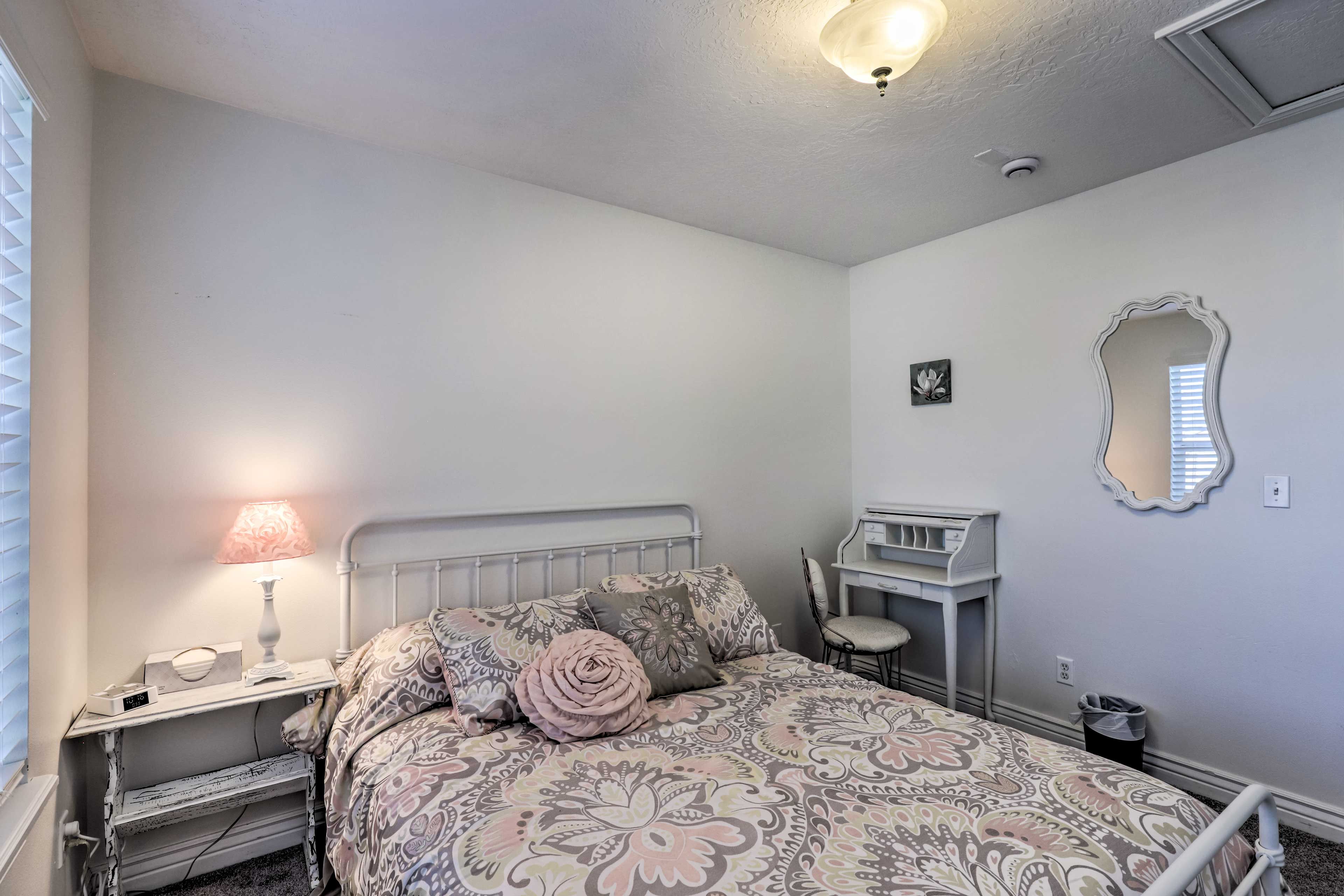 Bedroom 2 | Queen Bed | Laptop-Friendly Workspace | Closet