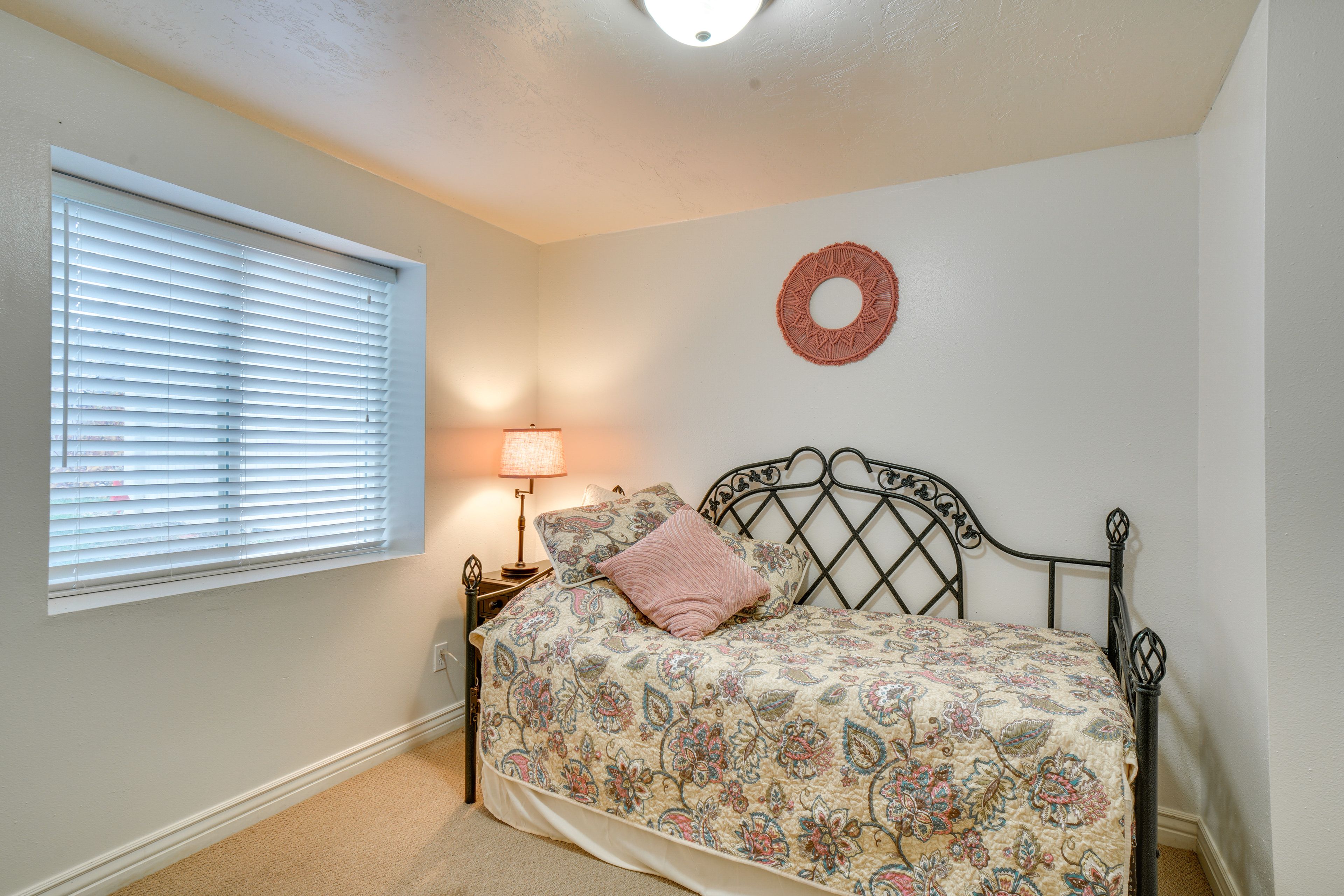 Bedroom 5 | Twin Daybed w/ Twin Trundle