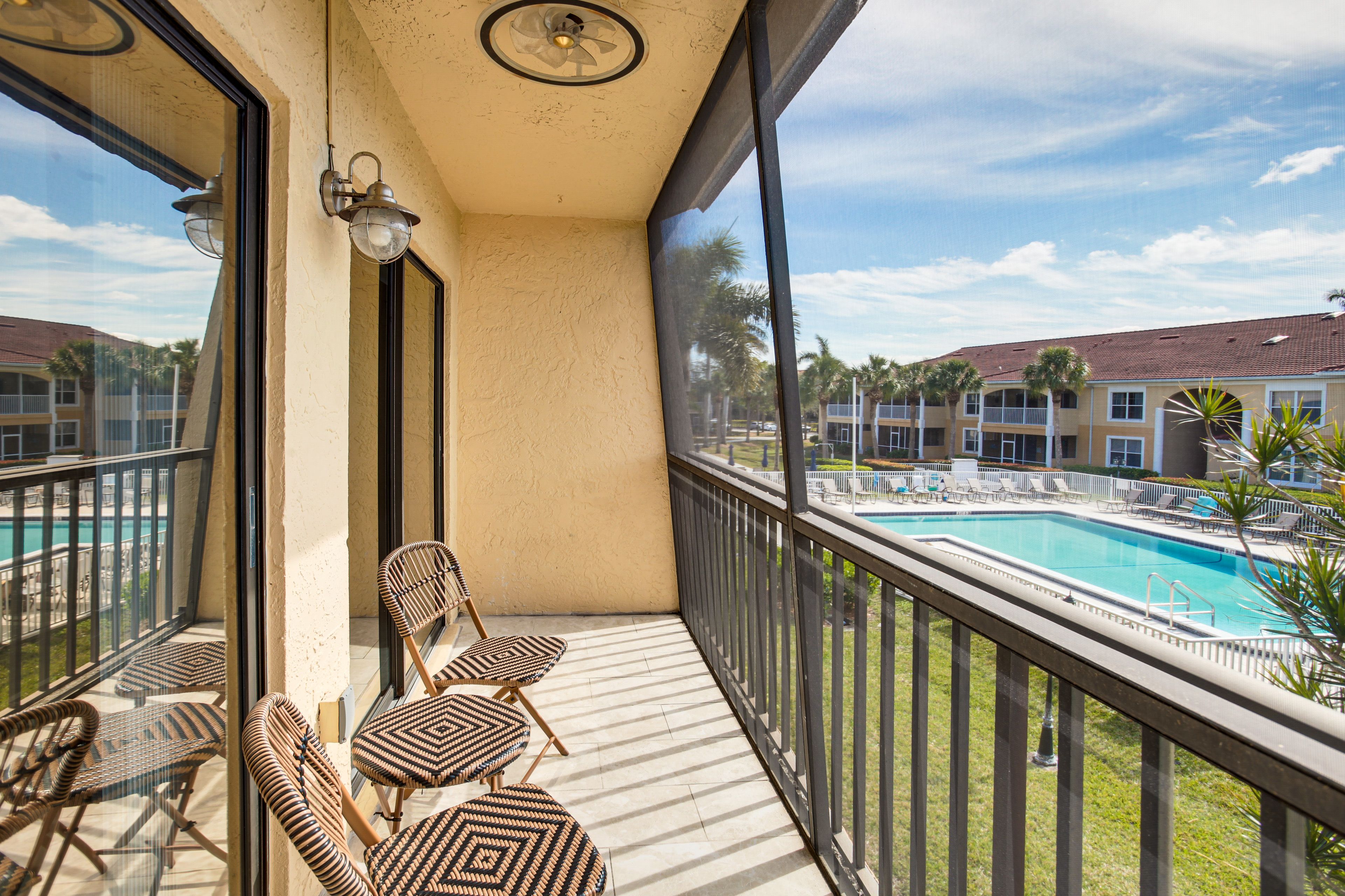 Fort Myers Vacation Rental | 2BR | 2BA | Stairs Required | 1,080 Sq Ft