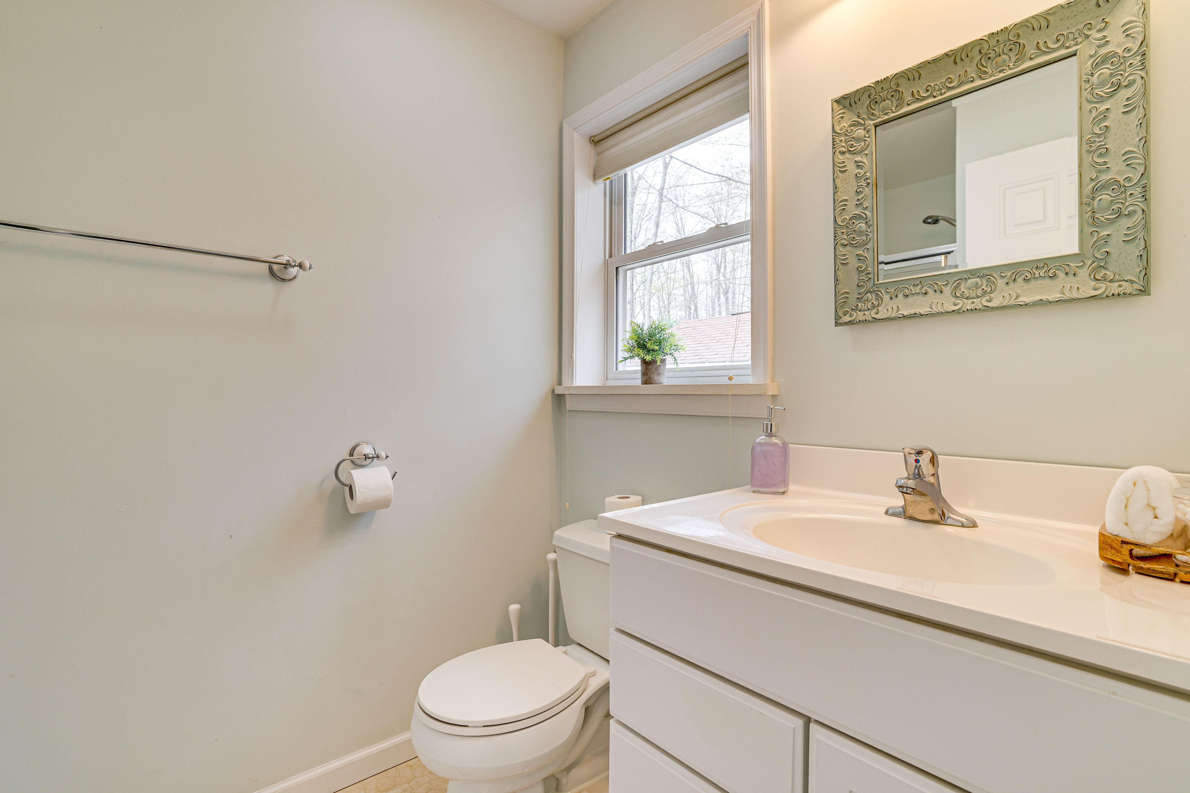 En-Suite Bathroom | Complimentary Toiletries