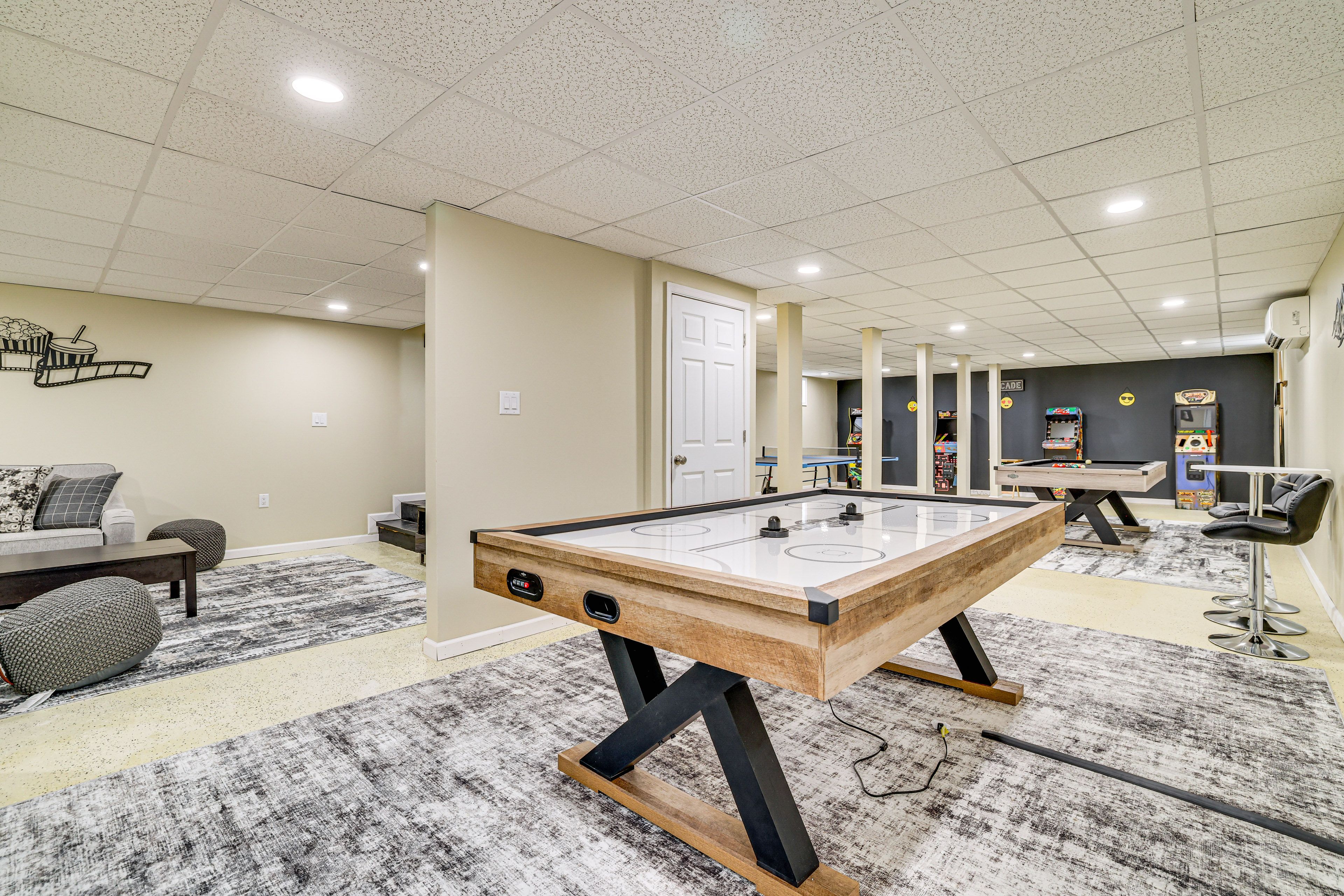 Game Room | Pool Table | Ping-Pong Table
