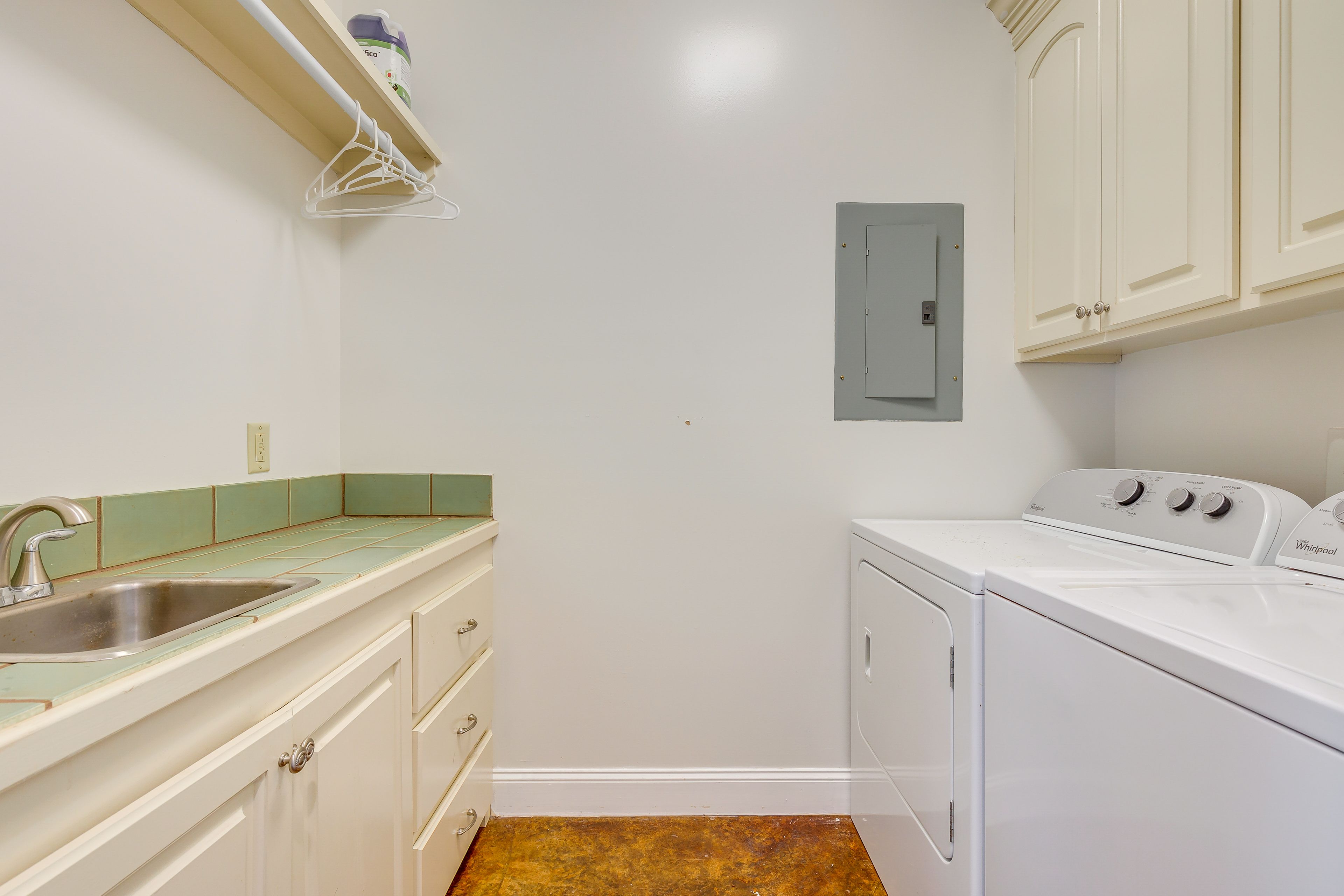 Laundry Room | Washer & Dryer | Linens Provided