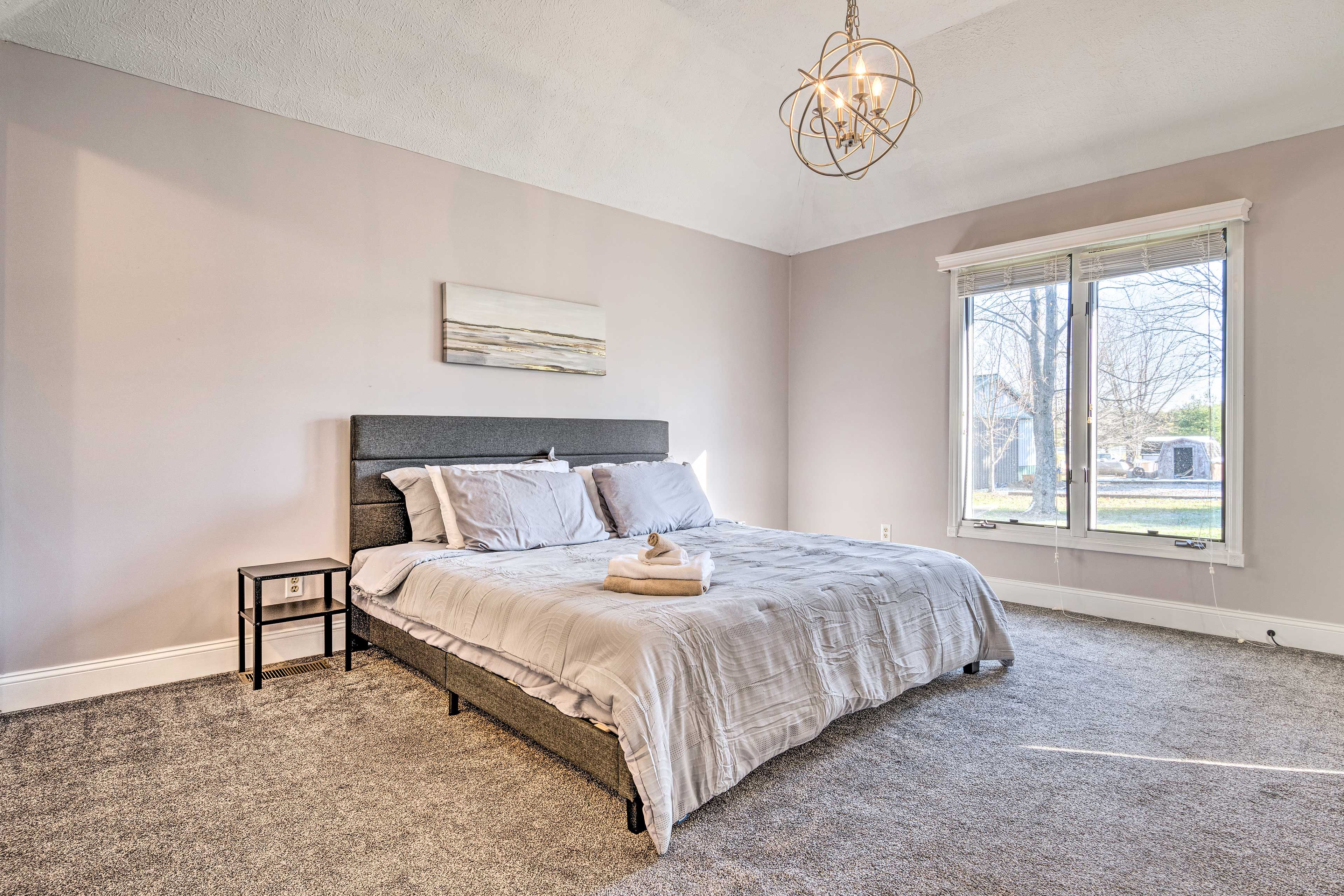 Bedroom 1 | King Bed | Main Level | Linens Provided
