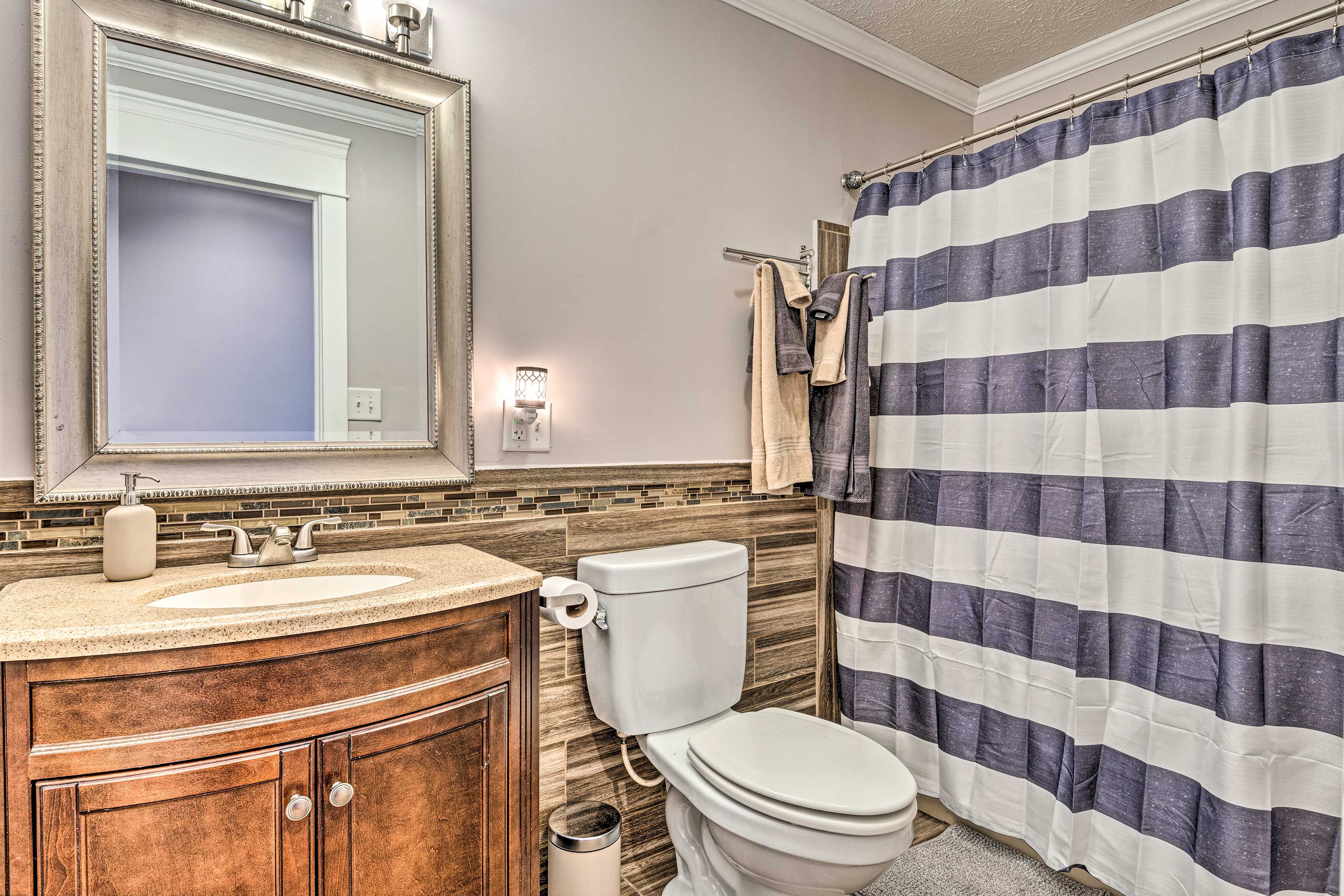 Full Bathroom | Basement | Complimentary Toiletries