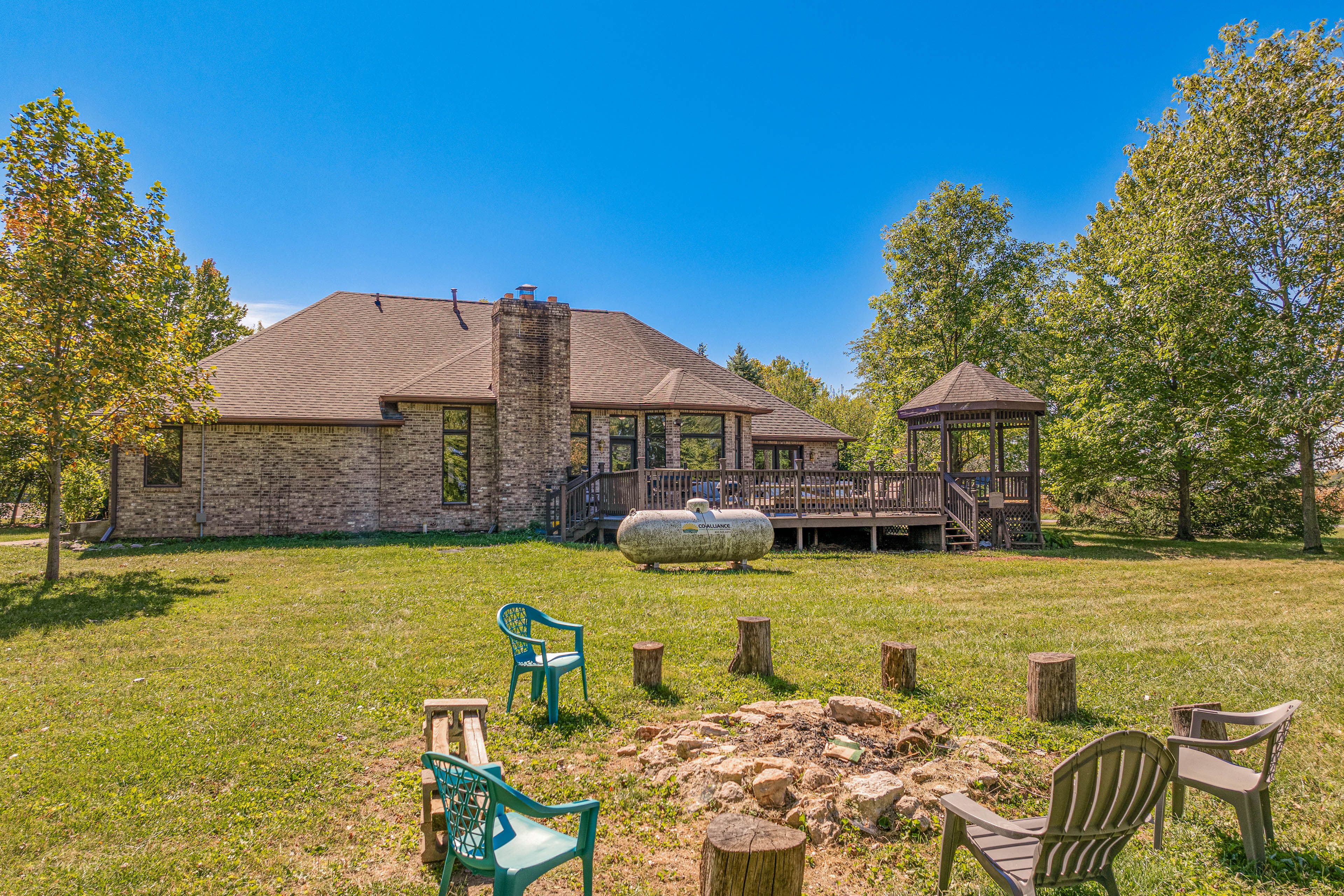 Fire Pit | Deck | Gazebo | 4 Acres of Land