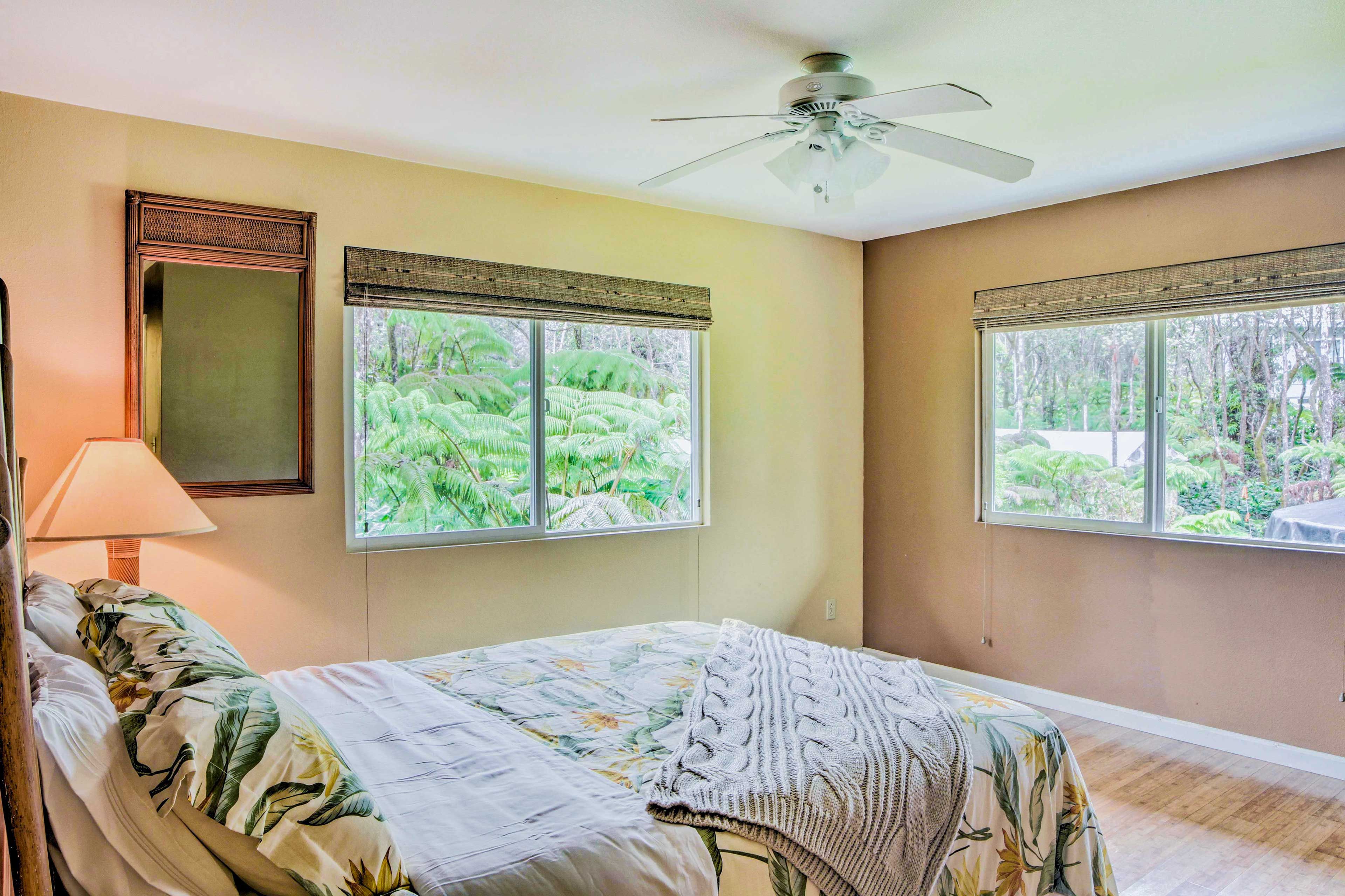 Bedroom 2 | Queen Bed | Closet