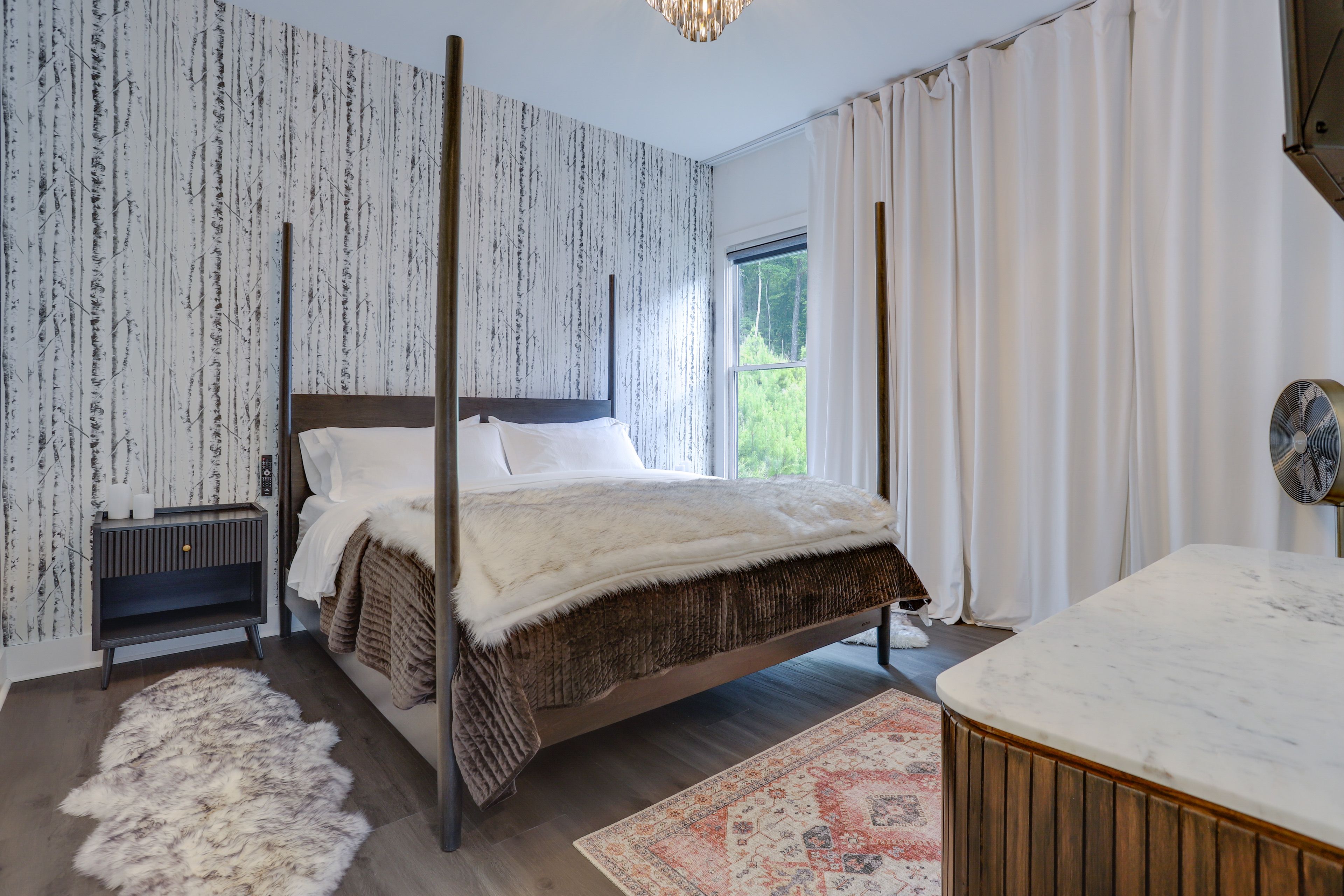 Bedroom 1 | King Bed