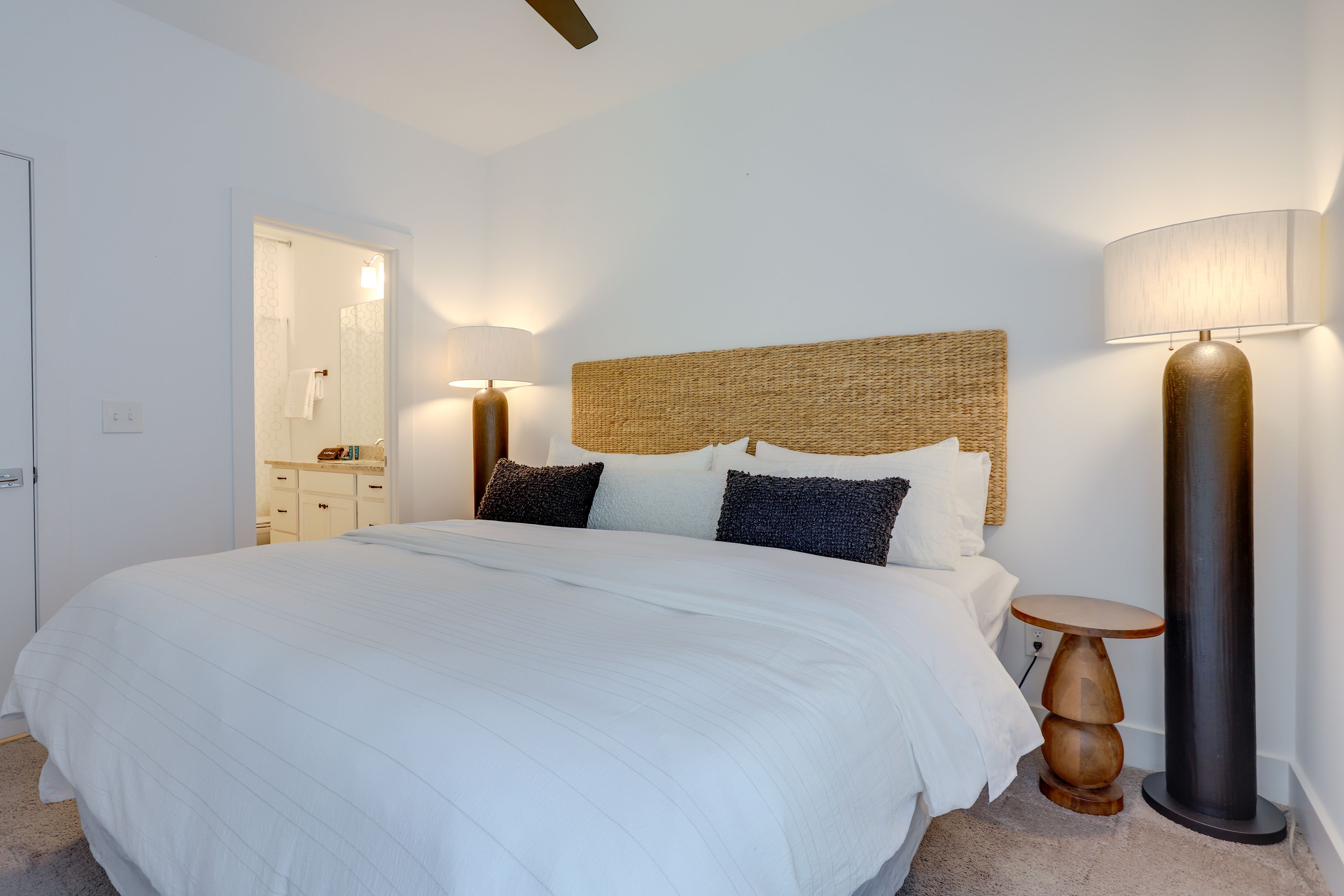 Bedroom 2 | King Bed