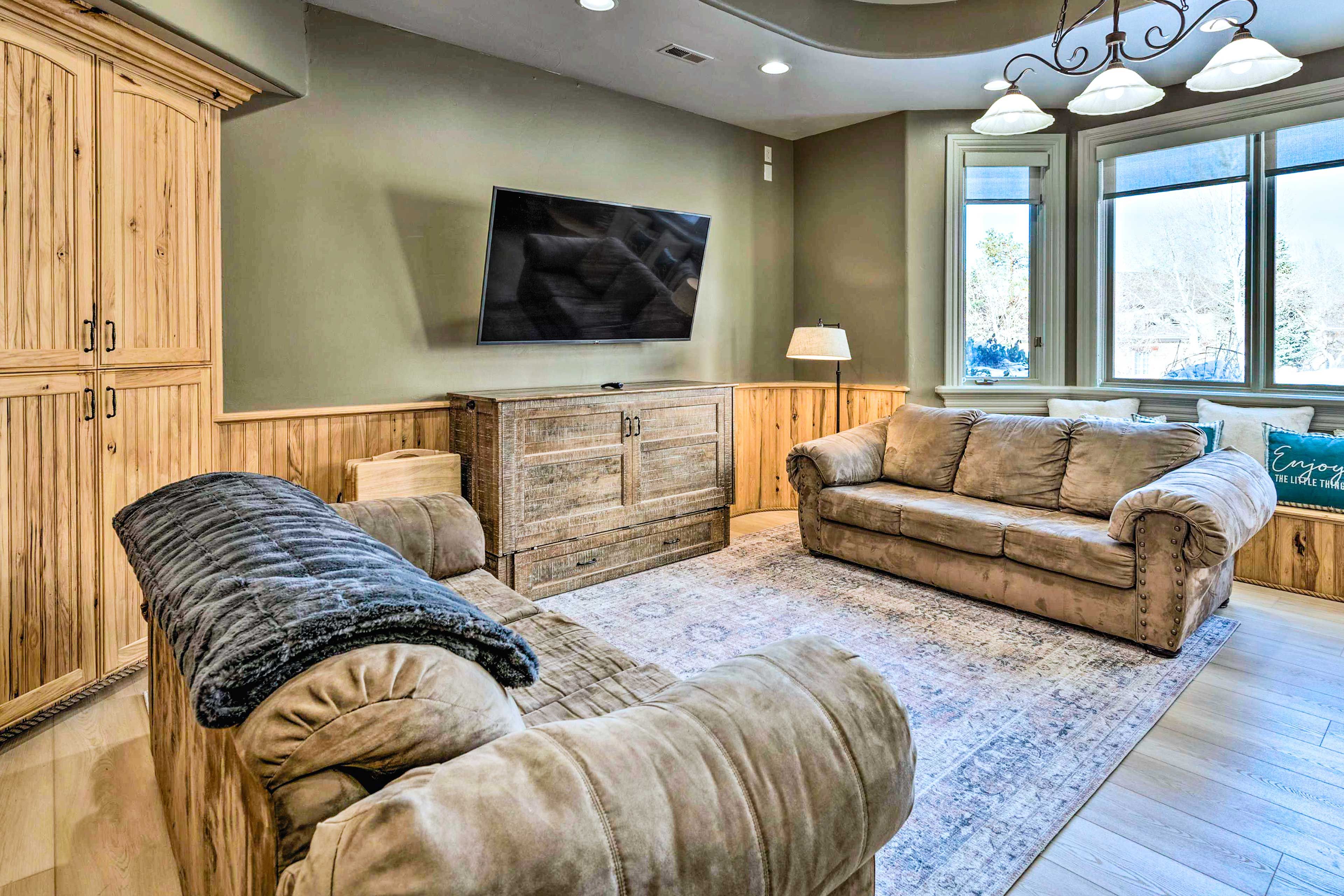 Sandy Vacation Rental | 1BR + Bonus Room | 1BA | Step-Free Access | 1,368 Sq Ft