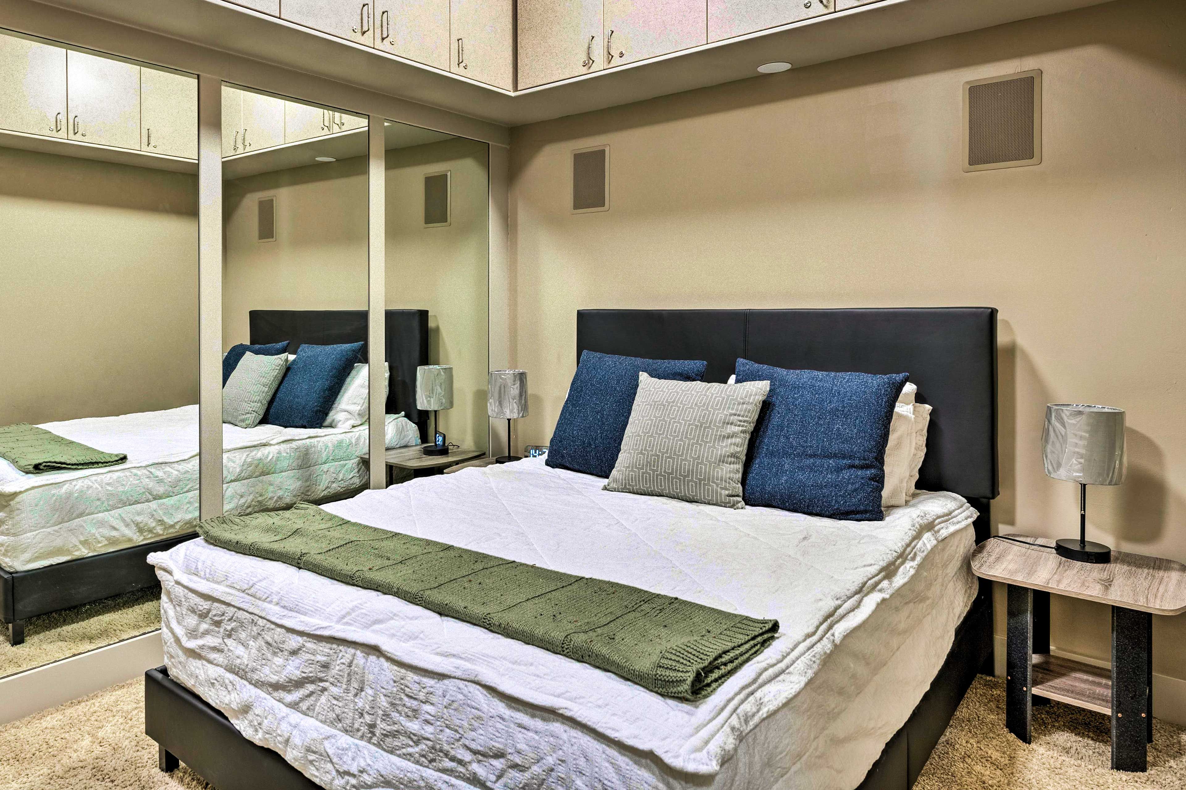 Bonus Room | Queen Bed | Linens Provided