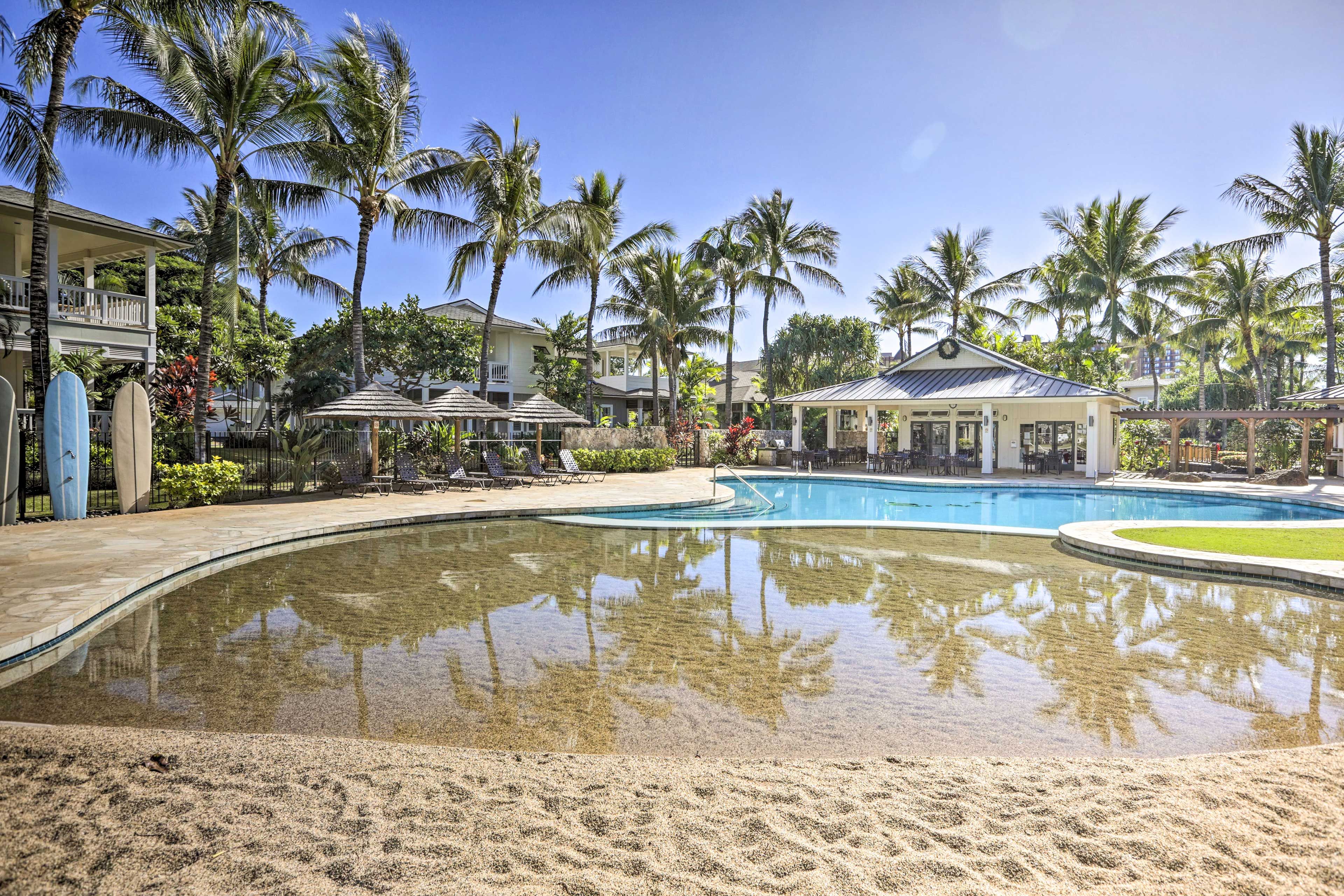 Resort Amenities | Outdoor Pool | Hot Tub