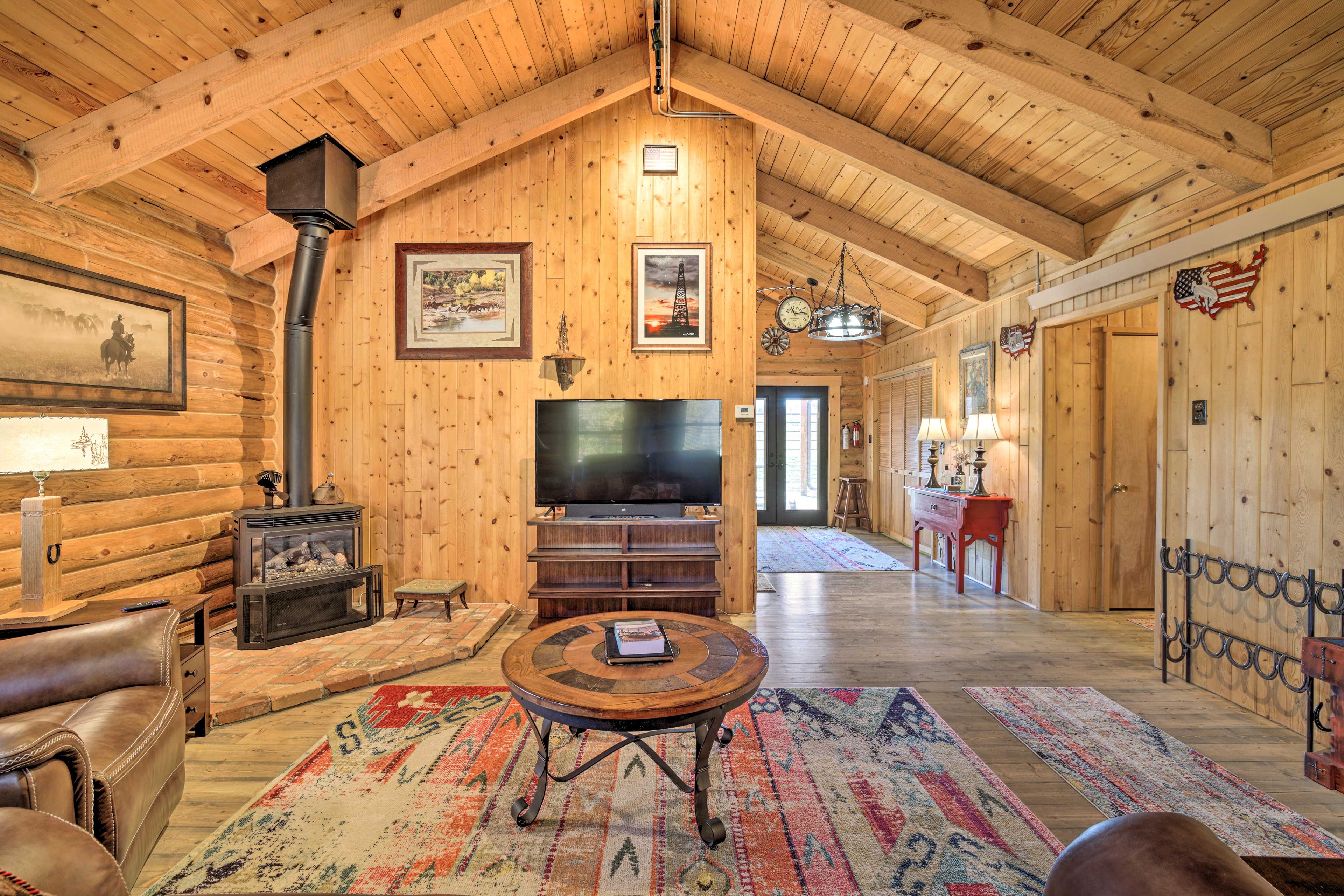 Living Room | Smart TV | Gas Stove | Electric Heating