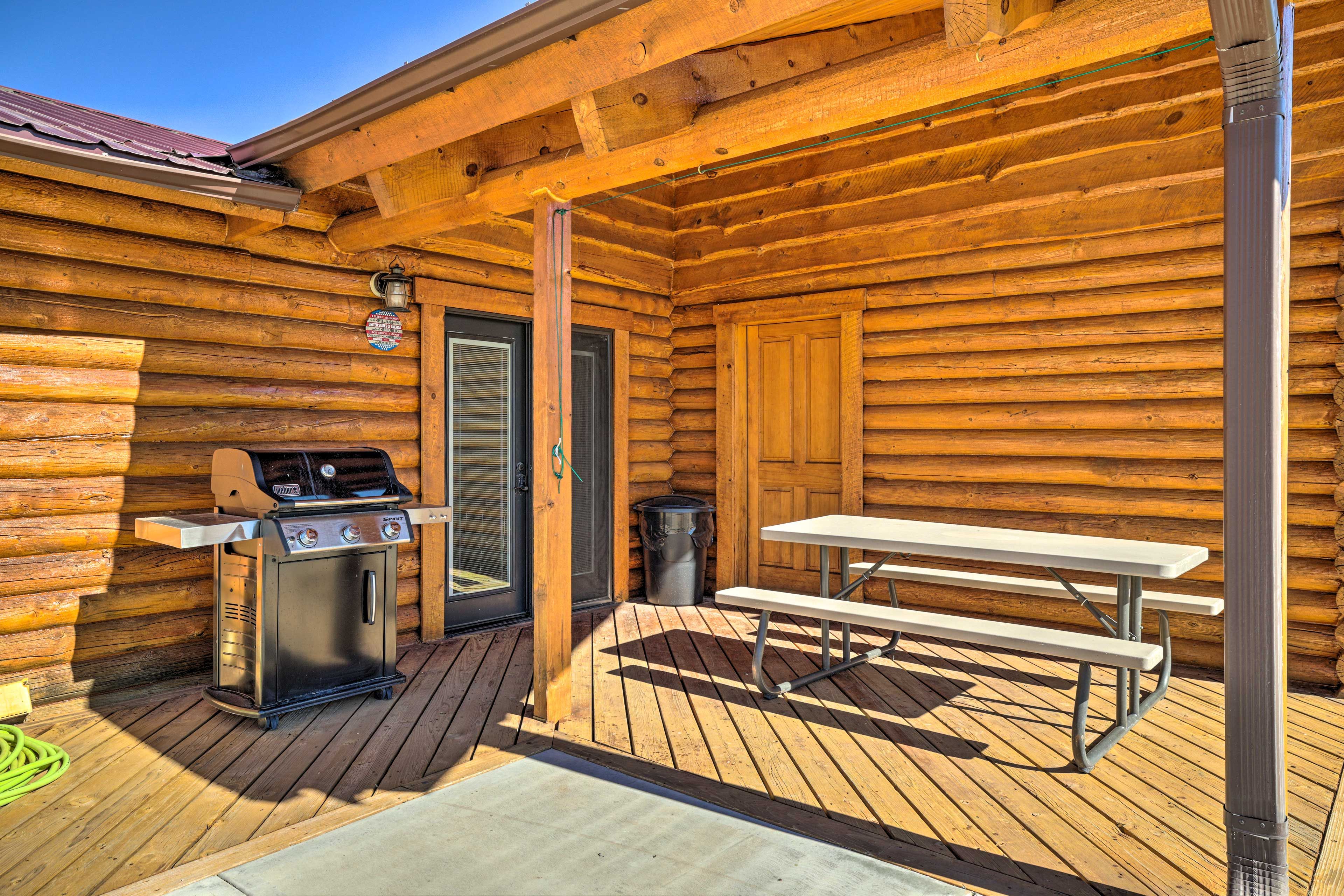 Back Porch | Gas Grill (Propane Provided)